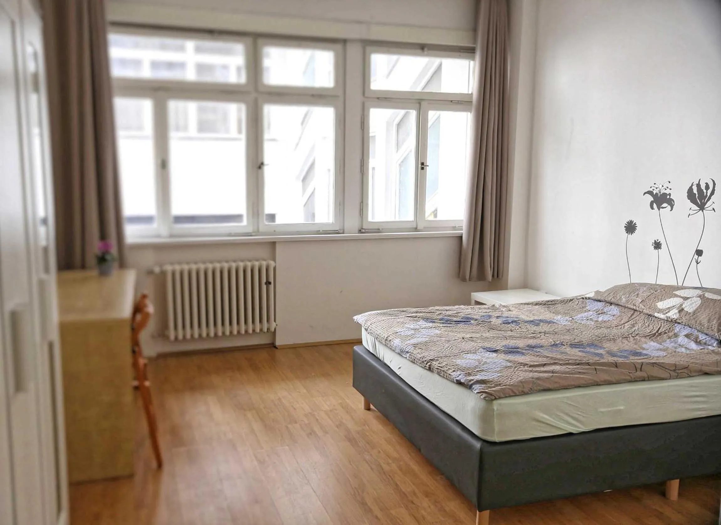 Bedroom, Bed in Apartments Stepanska 36