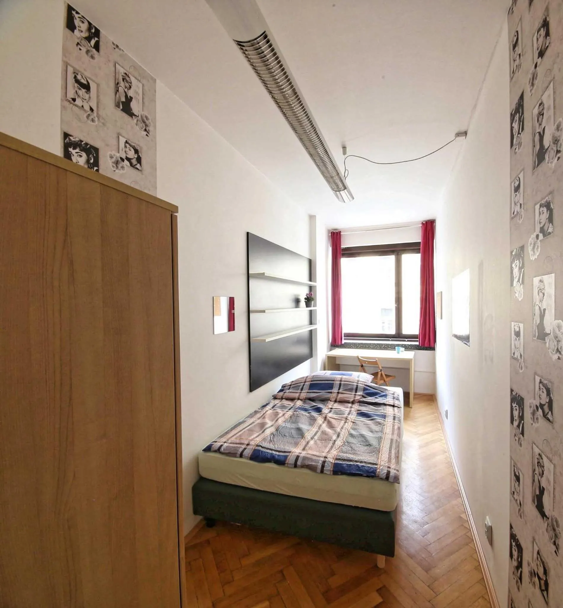Bedroom, Bed in Apartments Stepanska 36