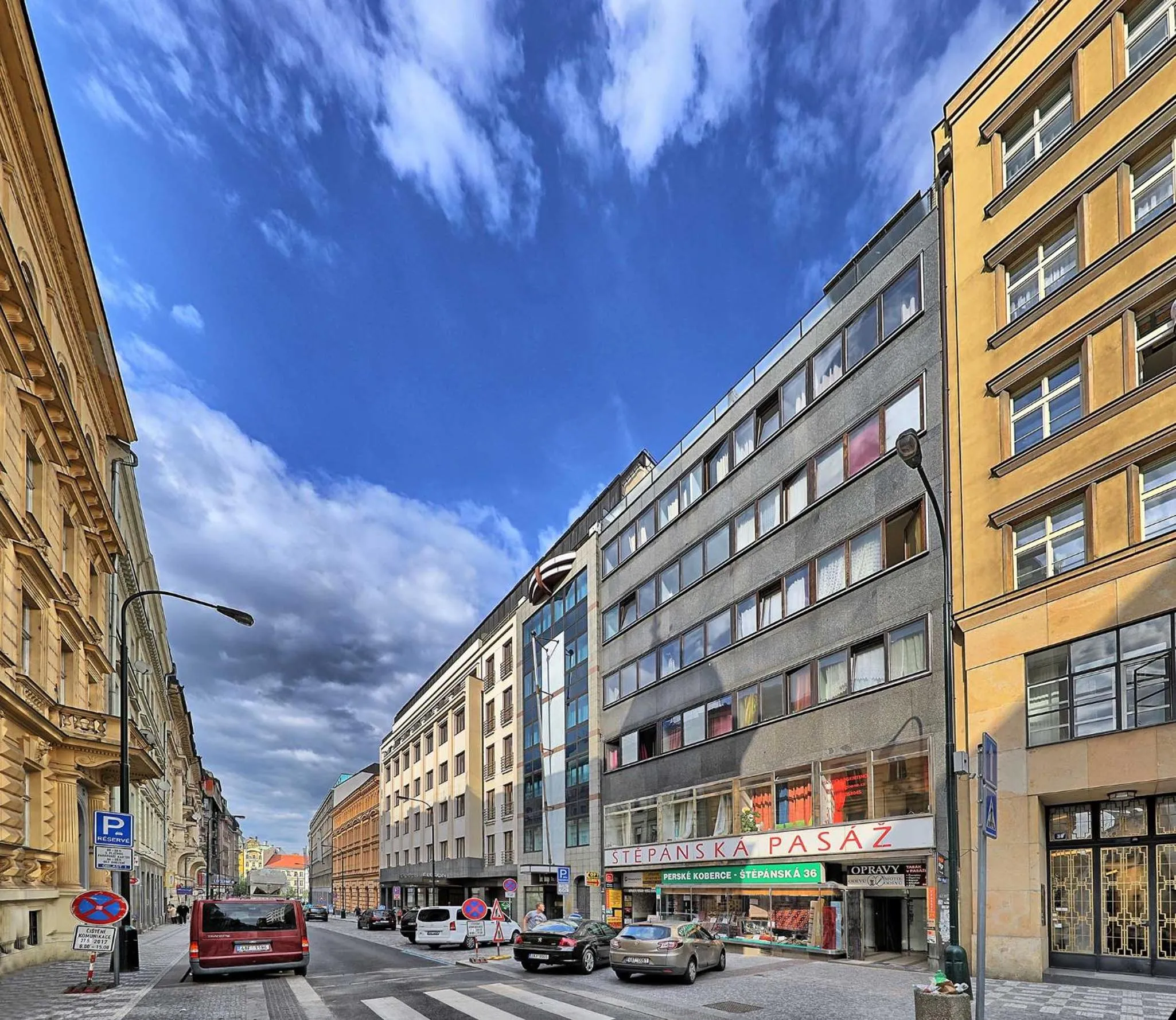 Property building in Apartments Stepanska 36