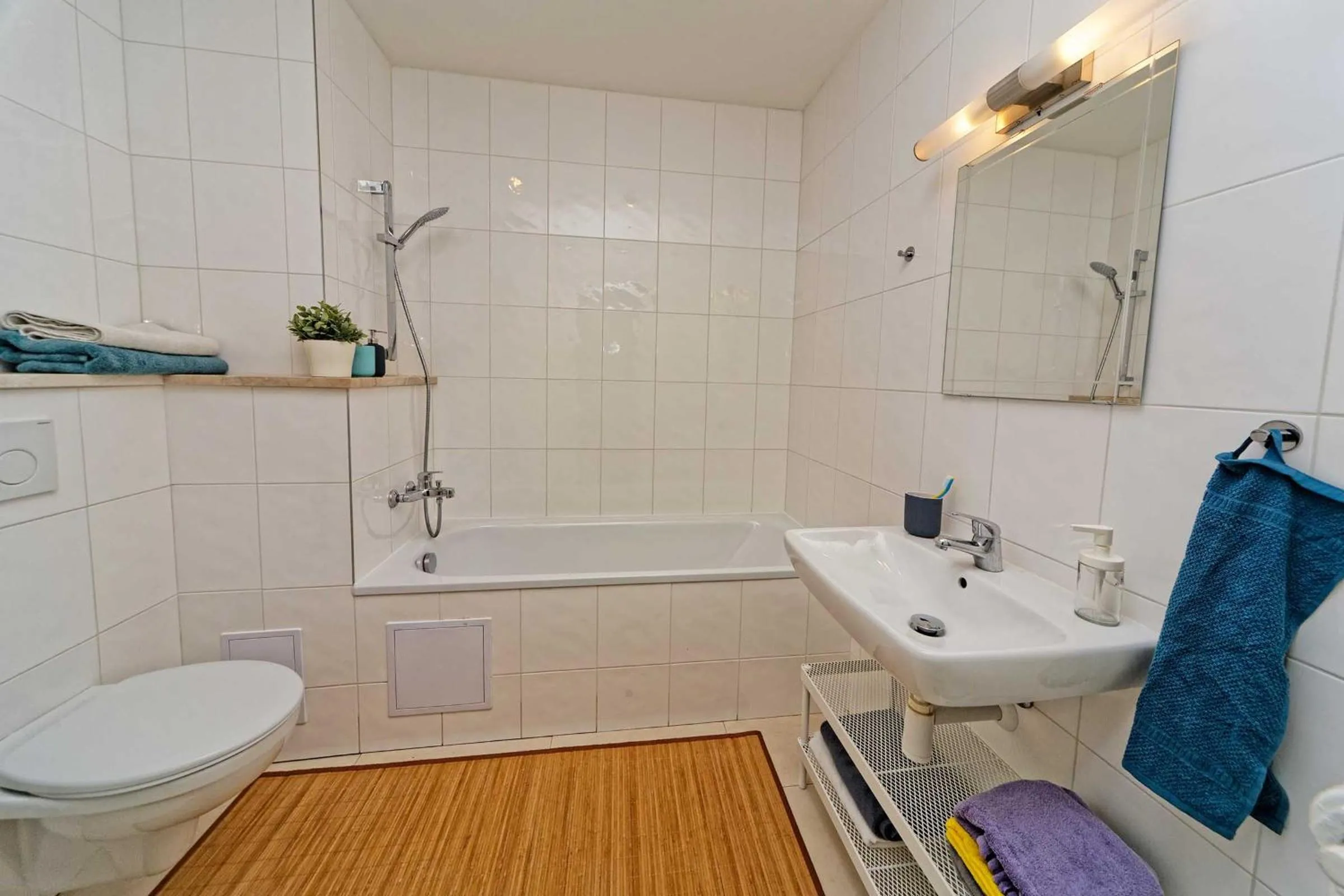 Bathroom in Apartments Stepanska 36