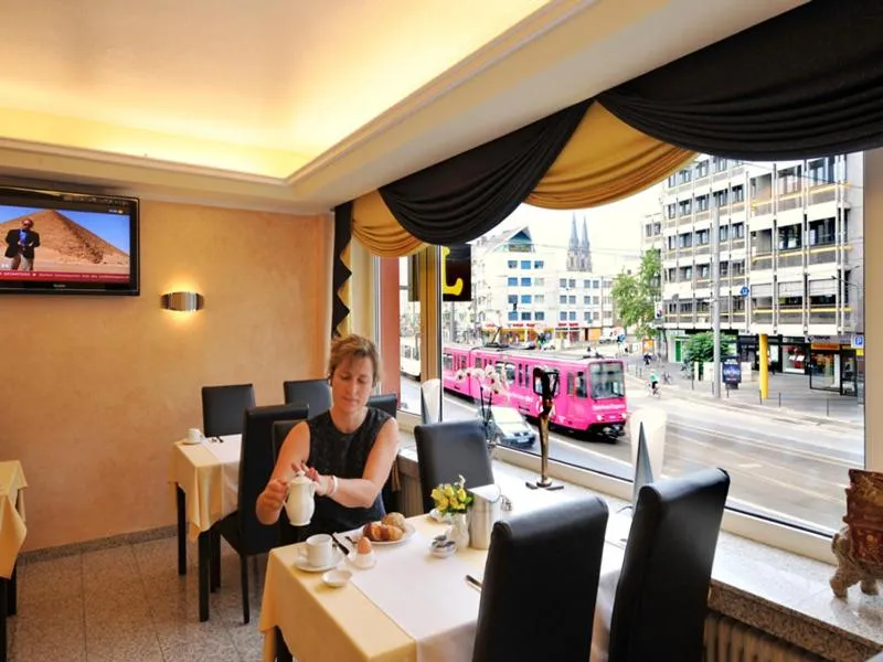 Day in Hotel Savoy Bonn