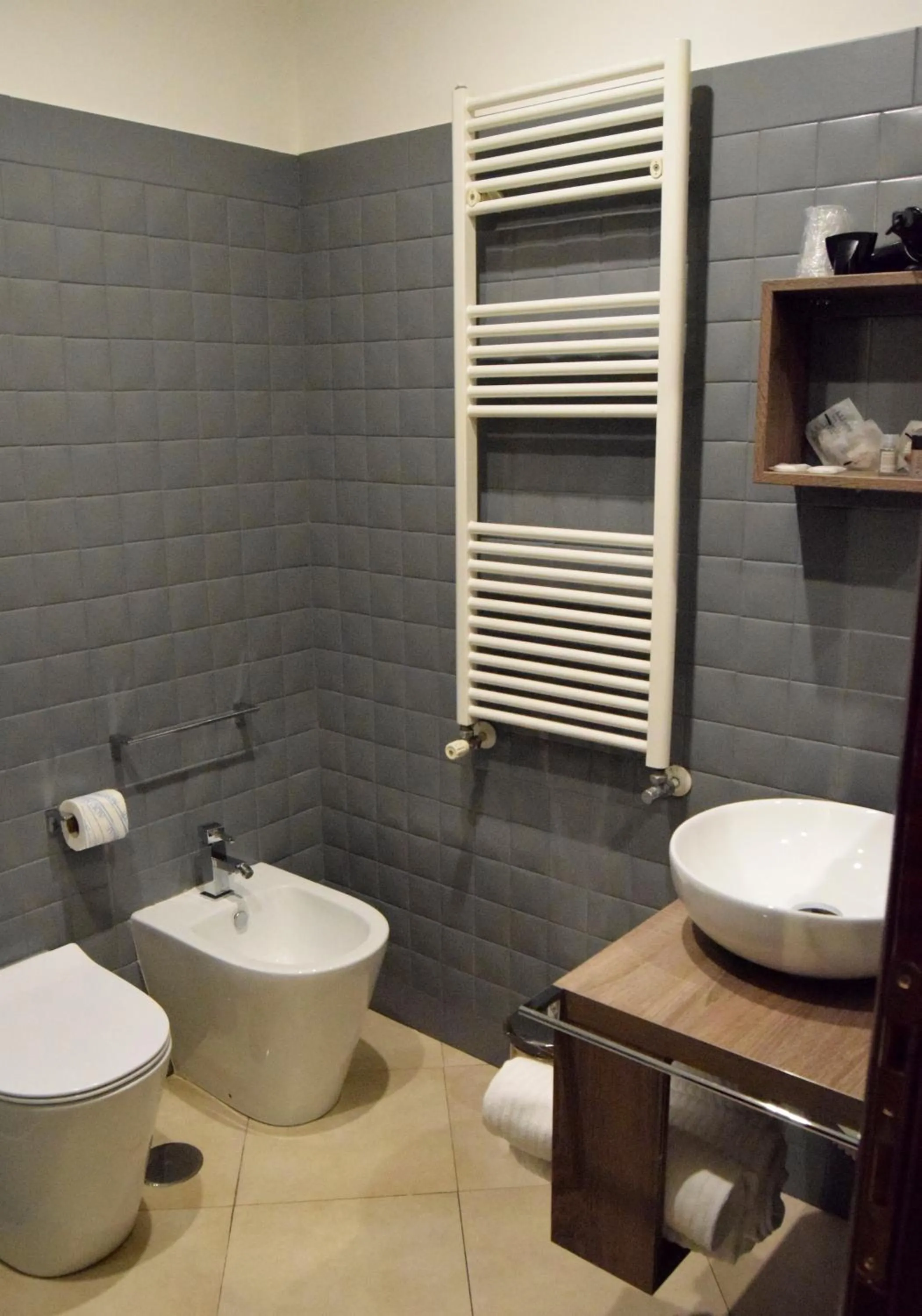 Toilet in Holiday a San Pietro