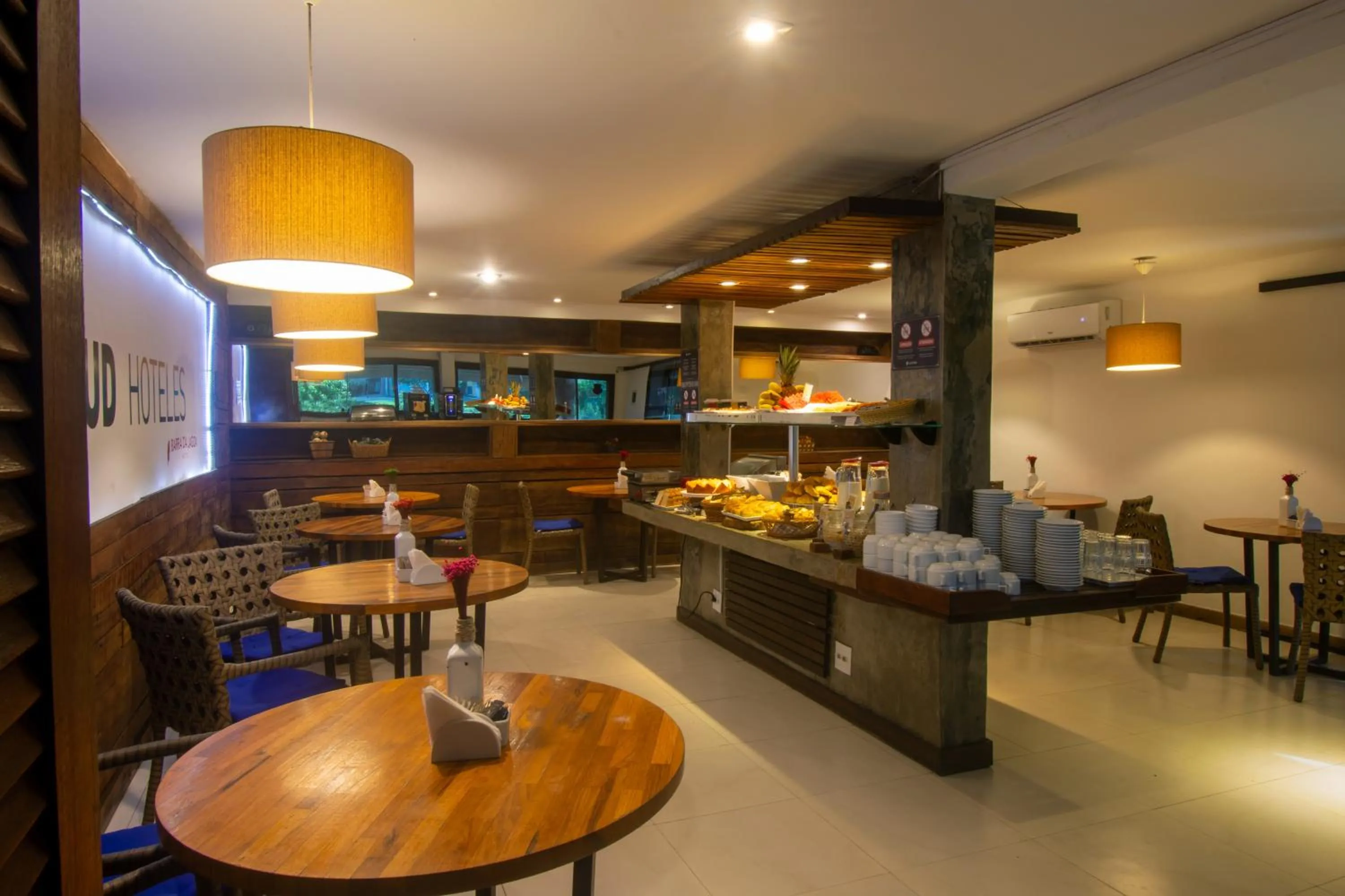 Breakfast in Hotel Barra da Lagoa by Latitud Hoteles