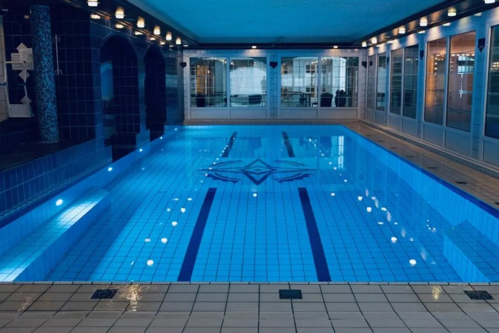 Swimming pool in Dr. Holms Hotel