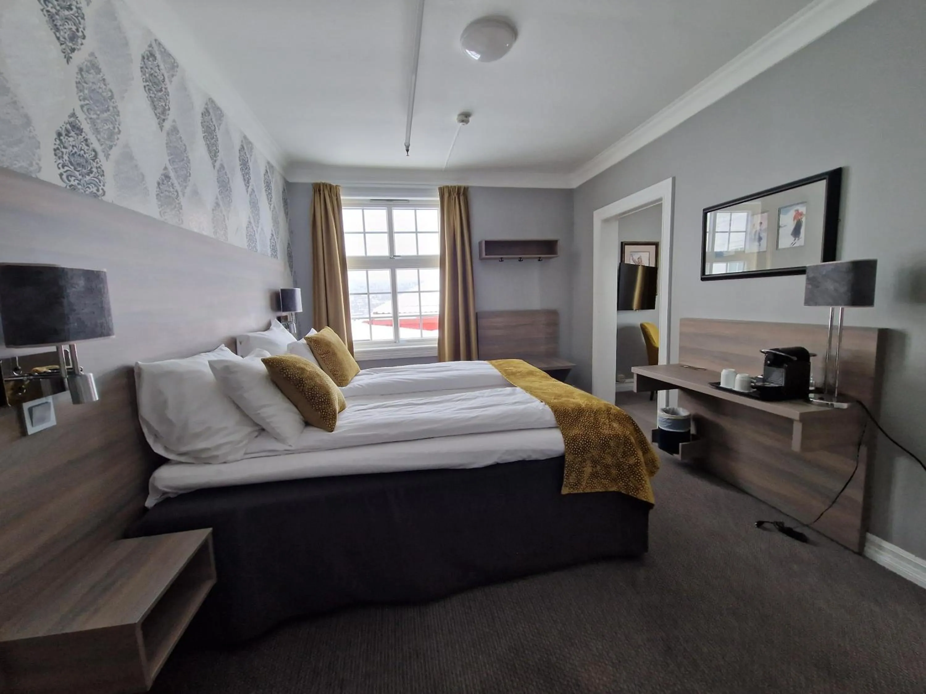 Bed in Dr. Holms Hotel