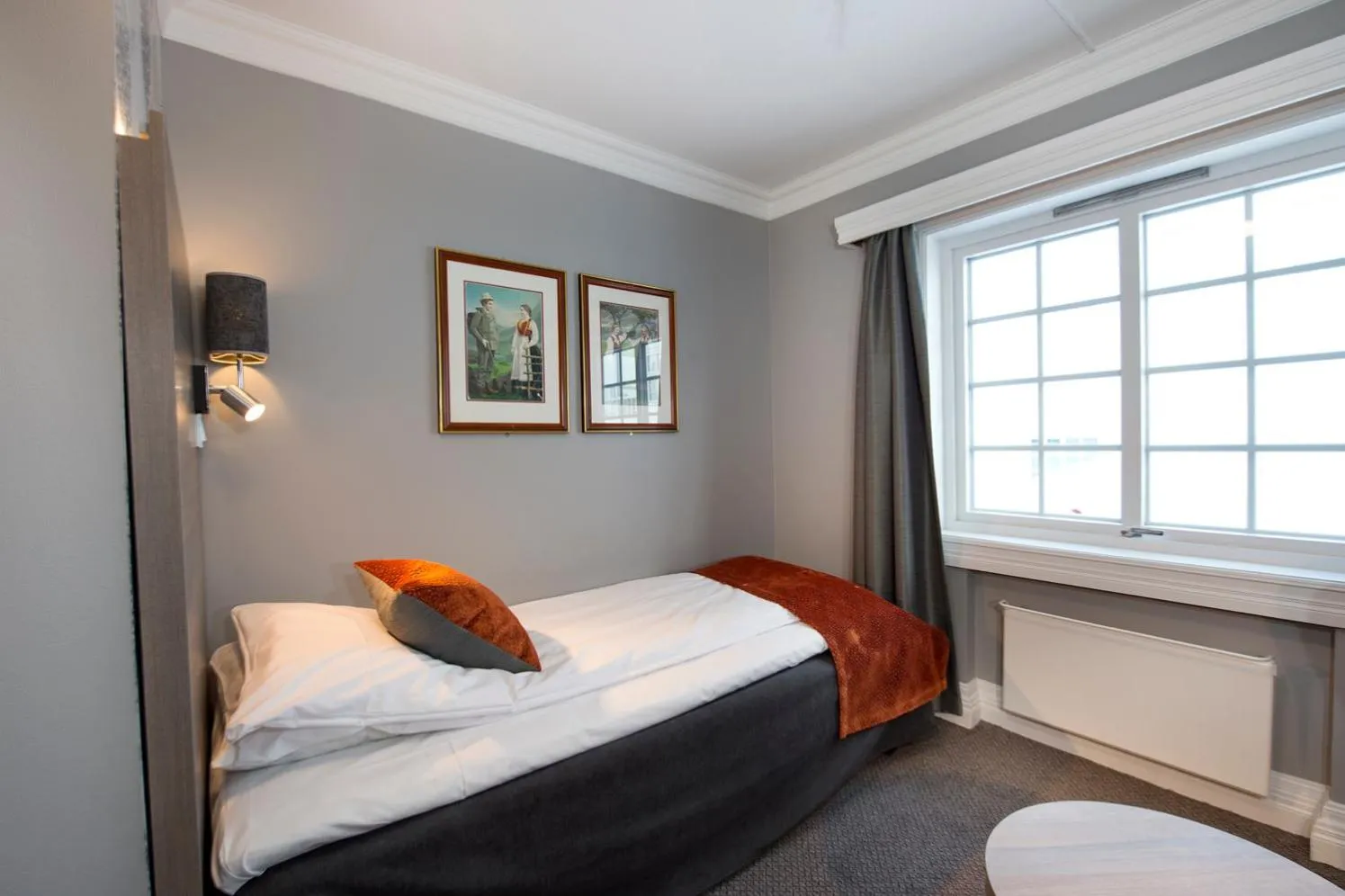 Bed in Dr. Holms Hotel