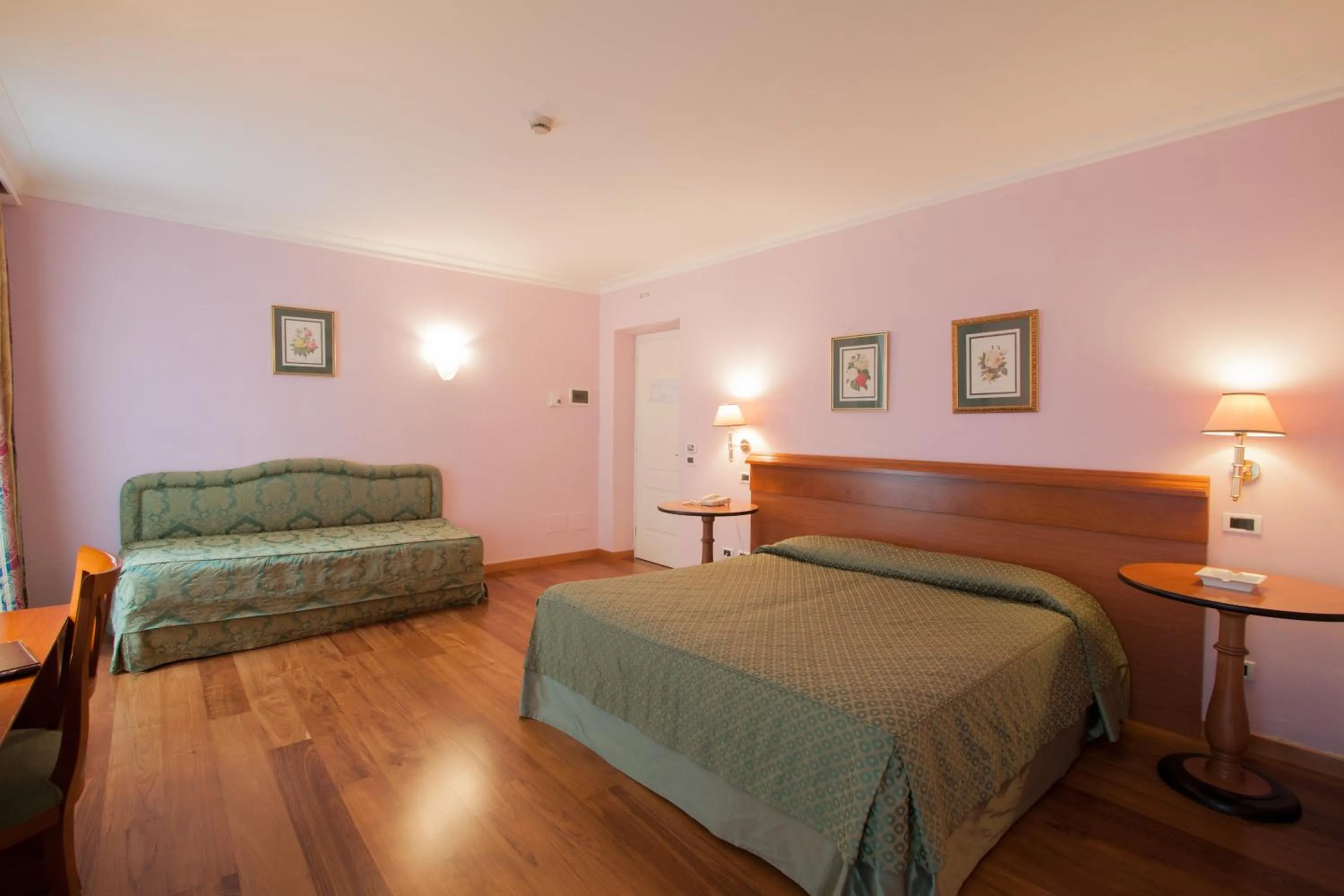 Bedroom, Bed in Ateneo Garden Palace