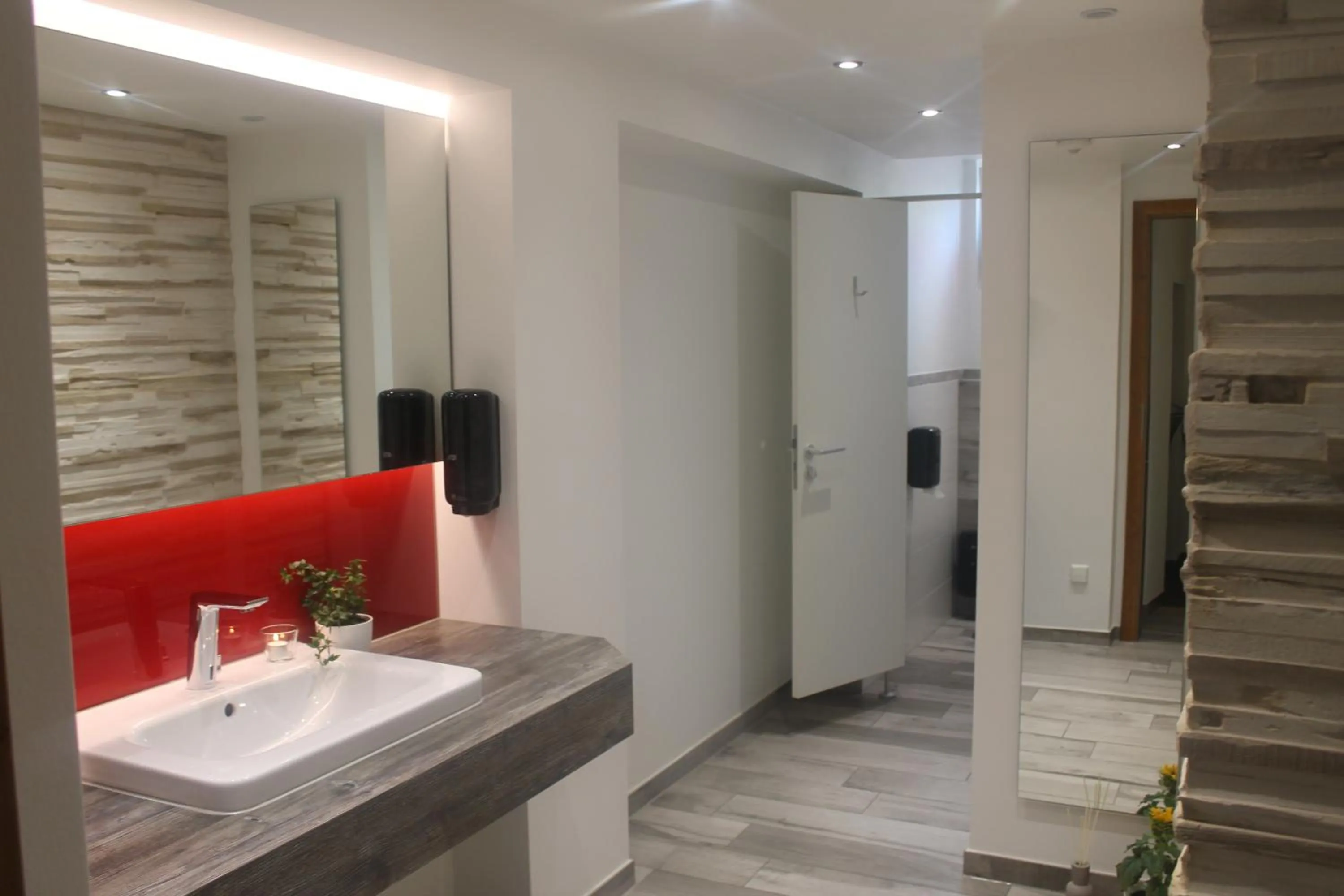 Toilet in Gasthaus Adler Fohrenbühl