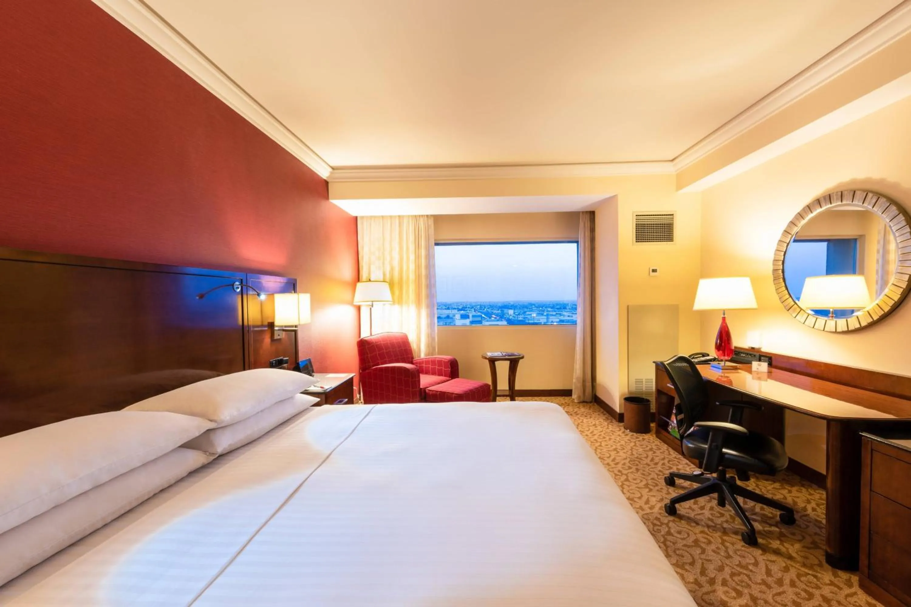 Photo of the whole room, Bed in Aguascalientes Marriott Hotel