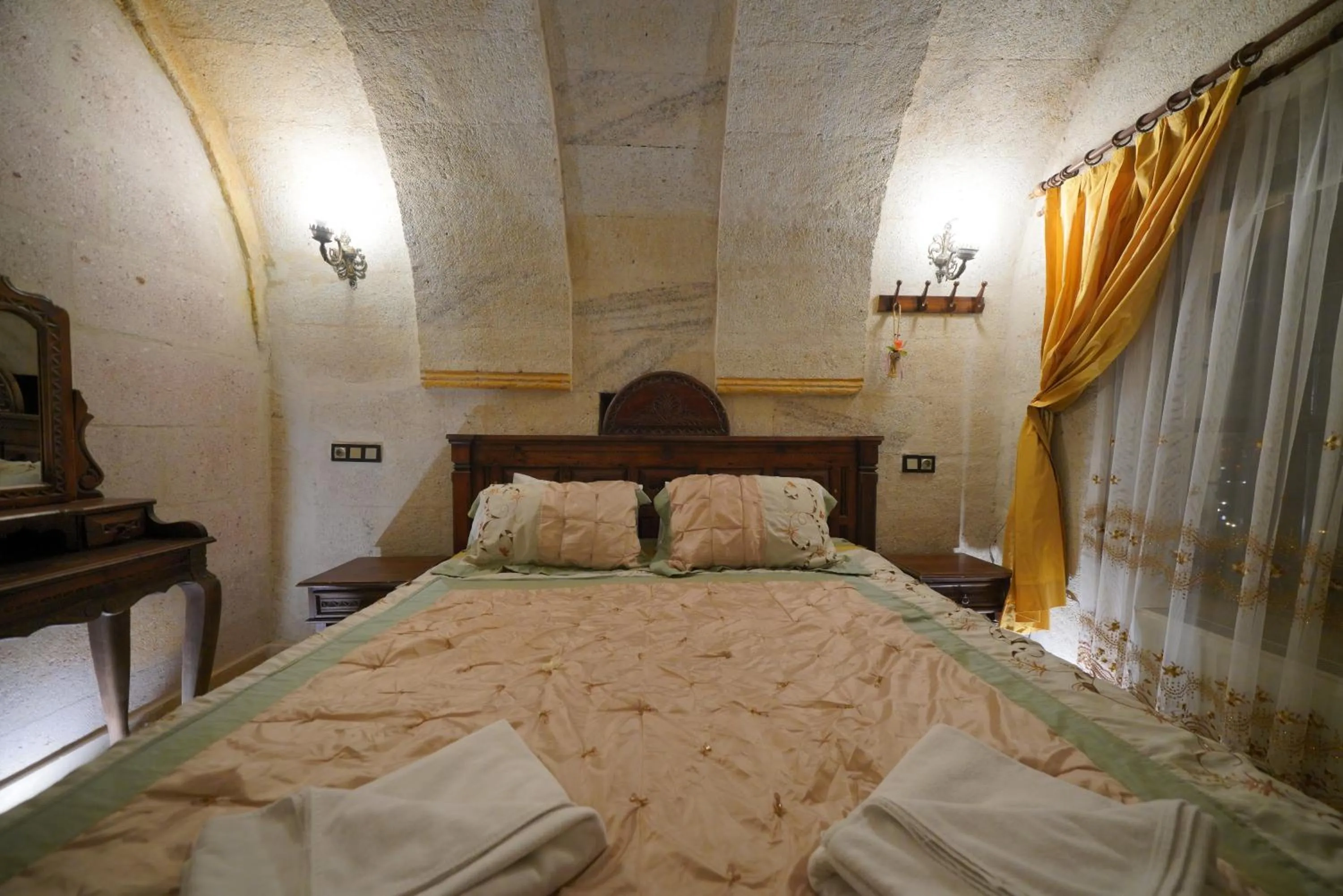 Bed in Travel Inn Cave Hotel