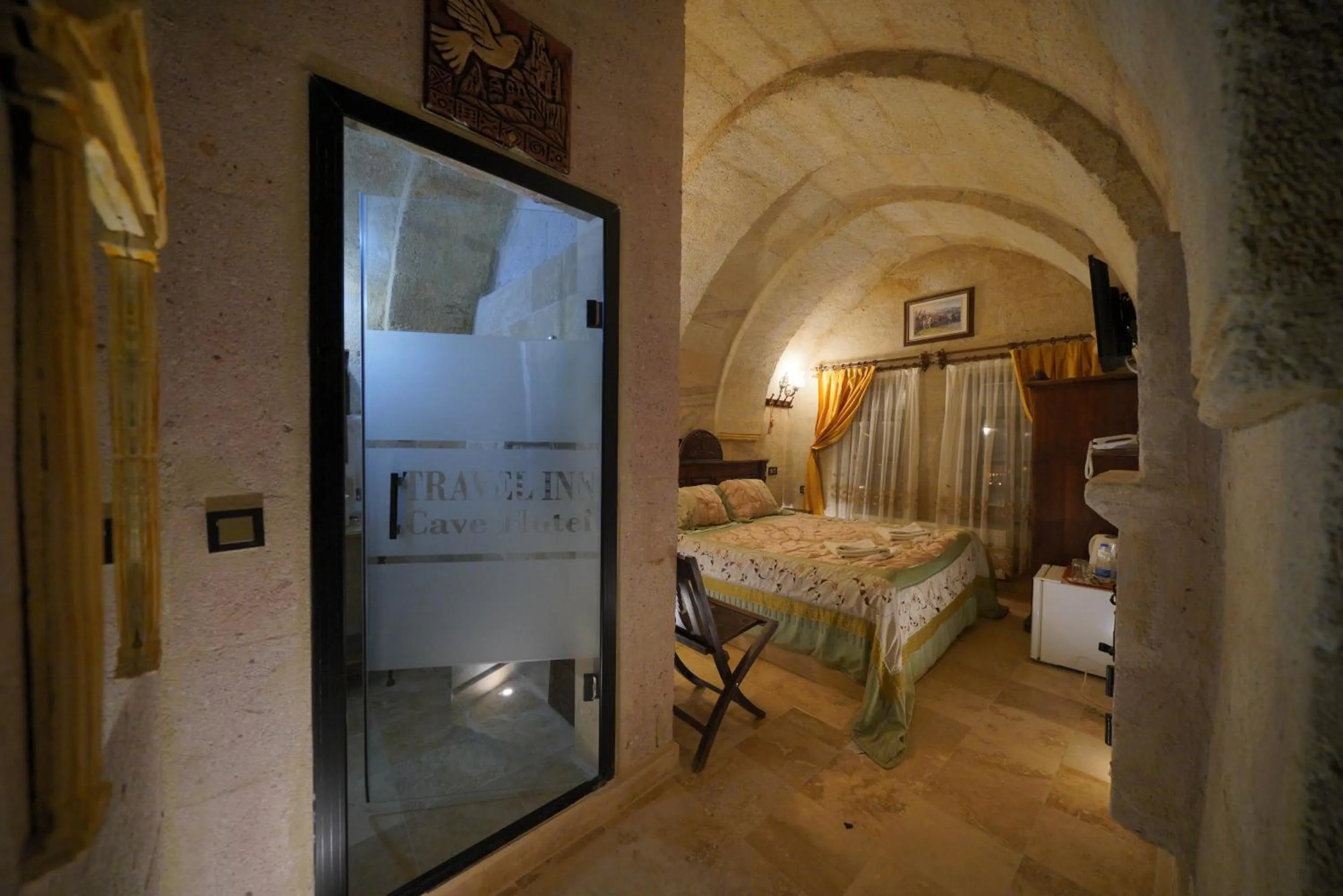 Photo of the whole room, Bed in Travel Inn Cave Hotel