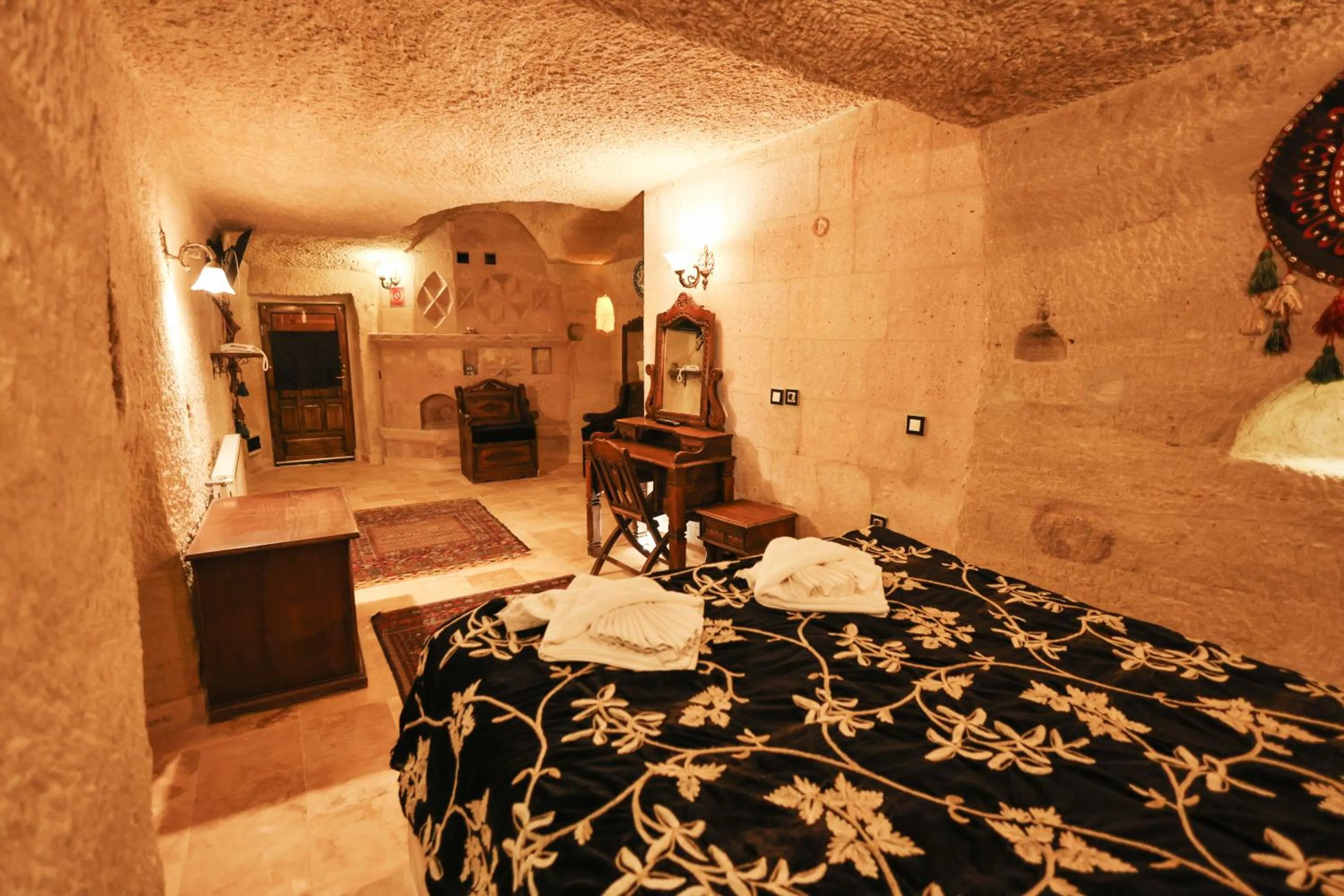 Bed in Travel Inn Cave Hotel