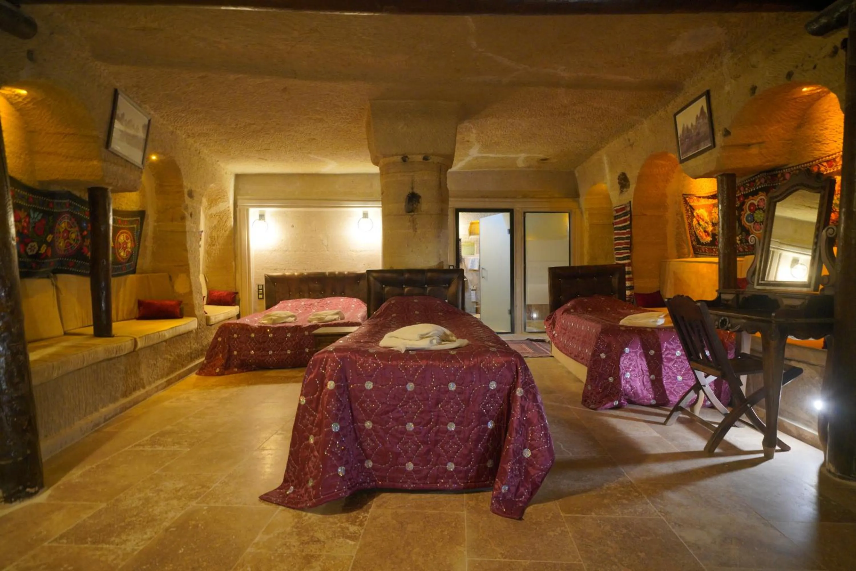 Bed in Travel Inn Cave Hotel