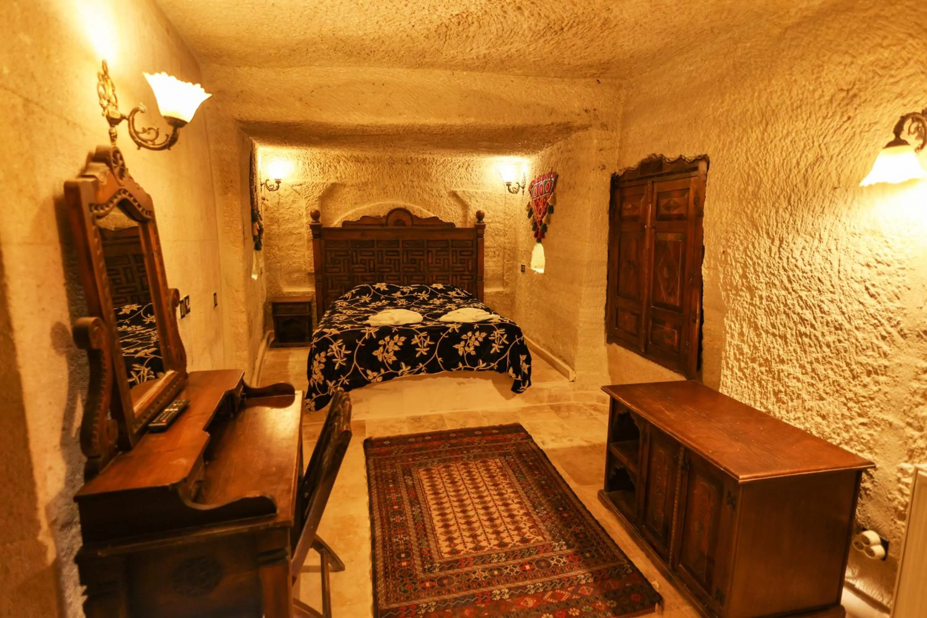 Bed in Travel Inn Cave Hotel