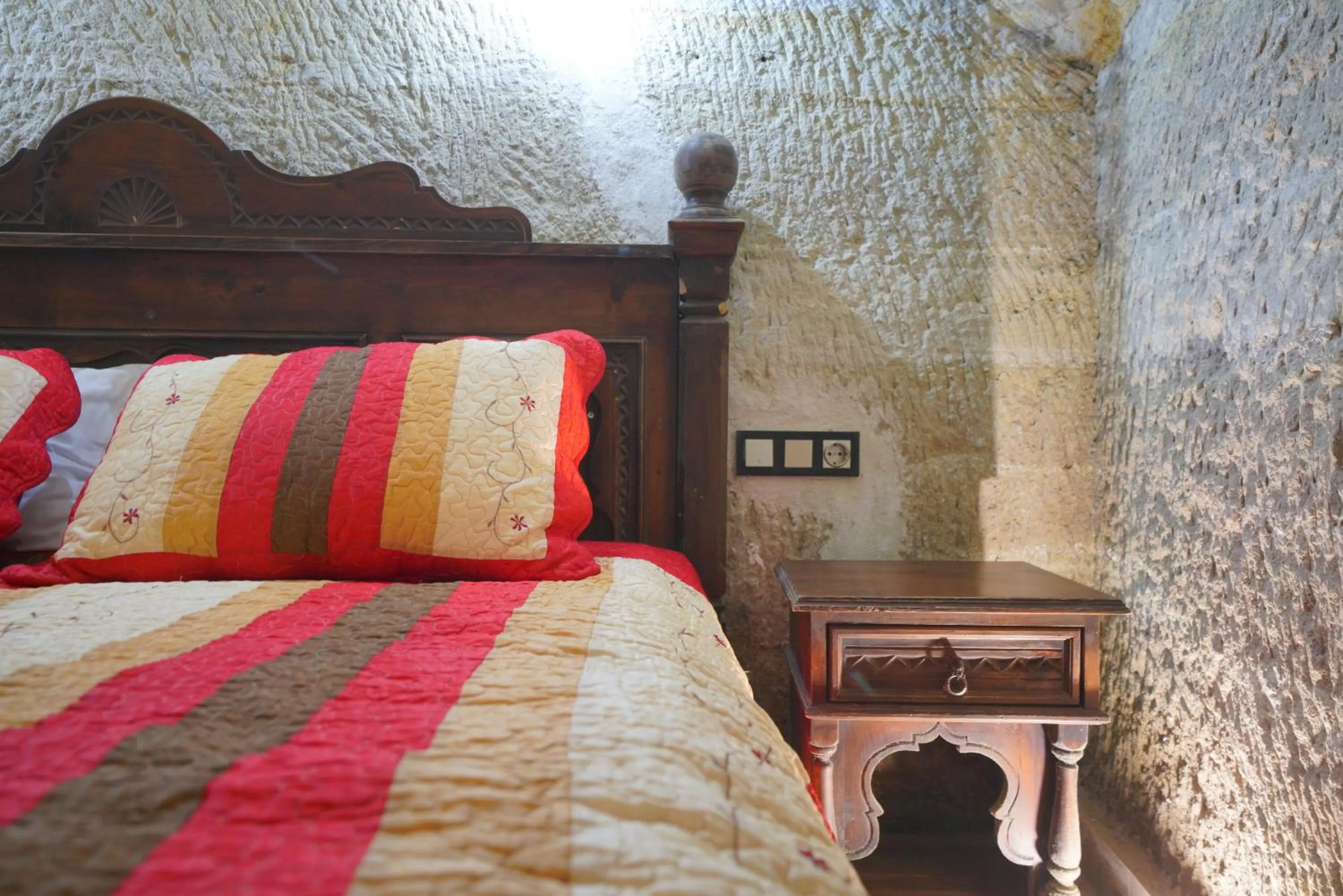 Bed in Travel Inn Cave Hotel