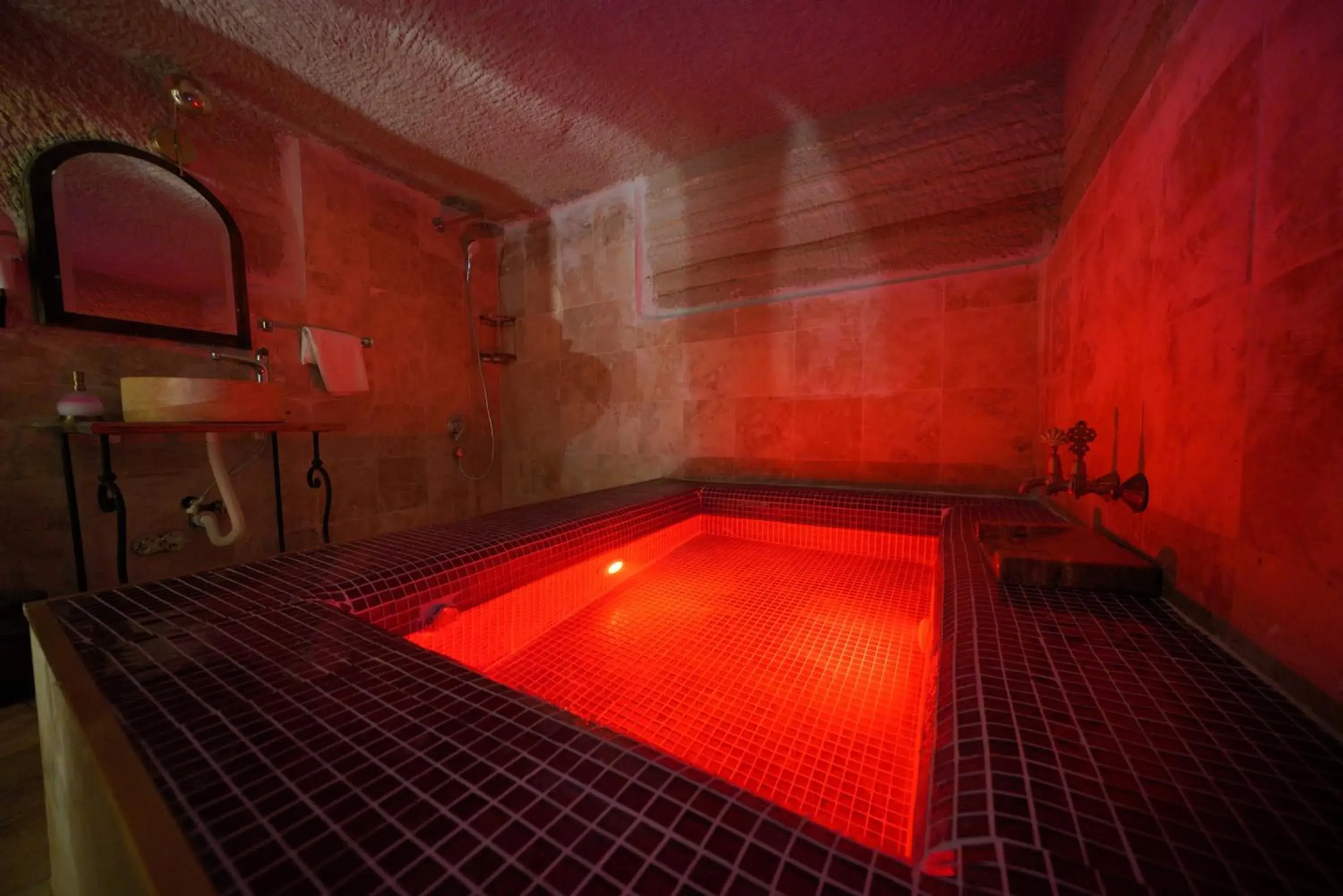 Deluxe Queen Room in Travel Inn Cave Hotel Deluxe Queen Room in Travel Inn Cave Hotel