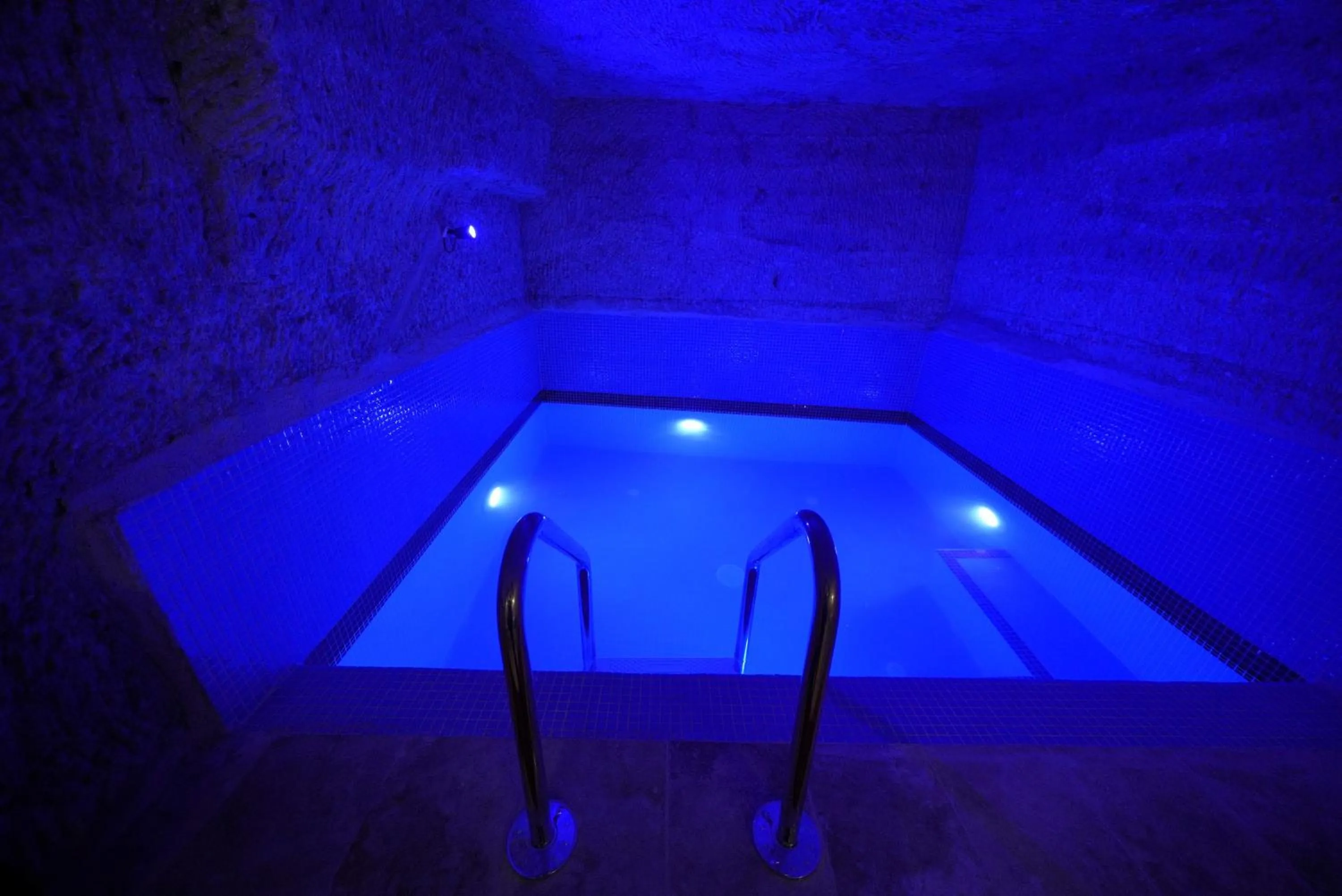 Swimming pool in Travel Inn Cave Hotel