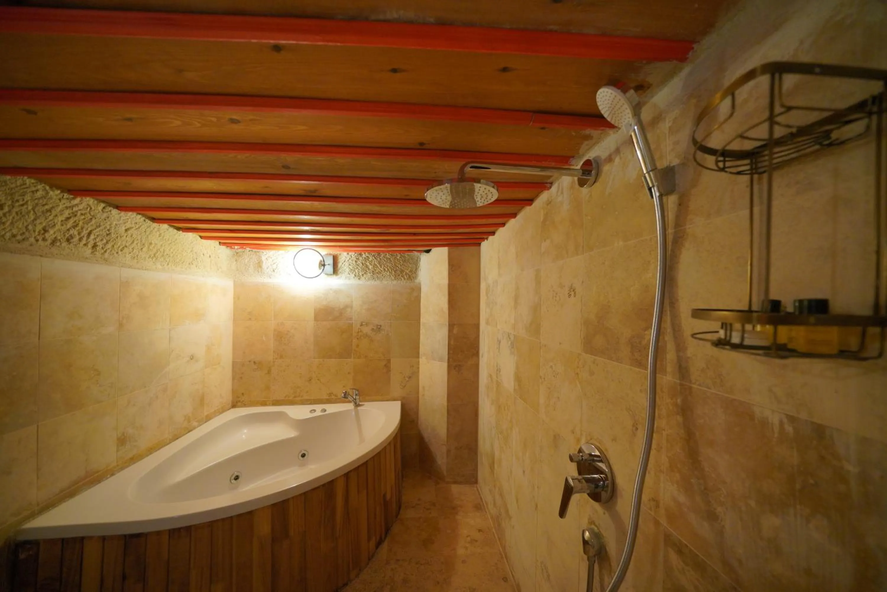 Bathroom in Travel Inn Cave Hotel