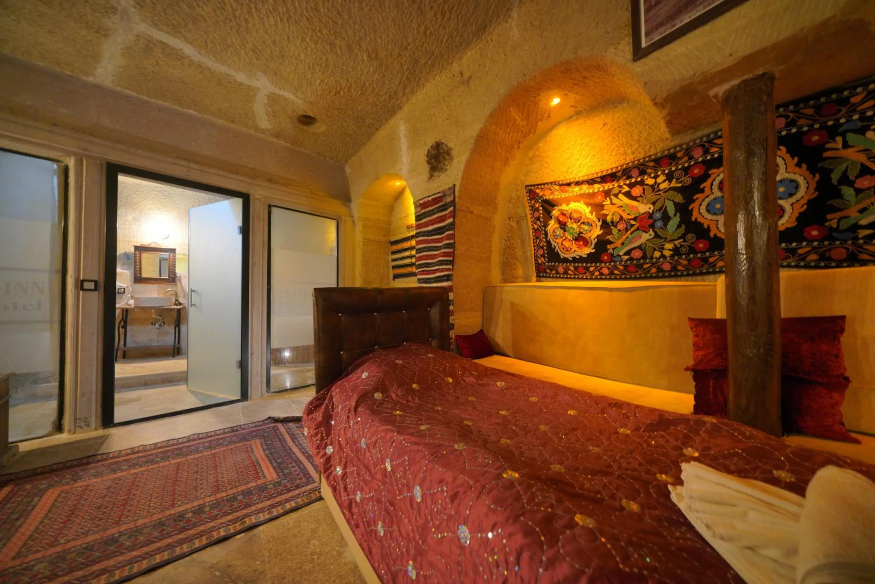 Bed in Travel Inn Cave Hotel