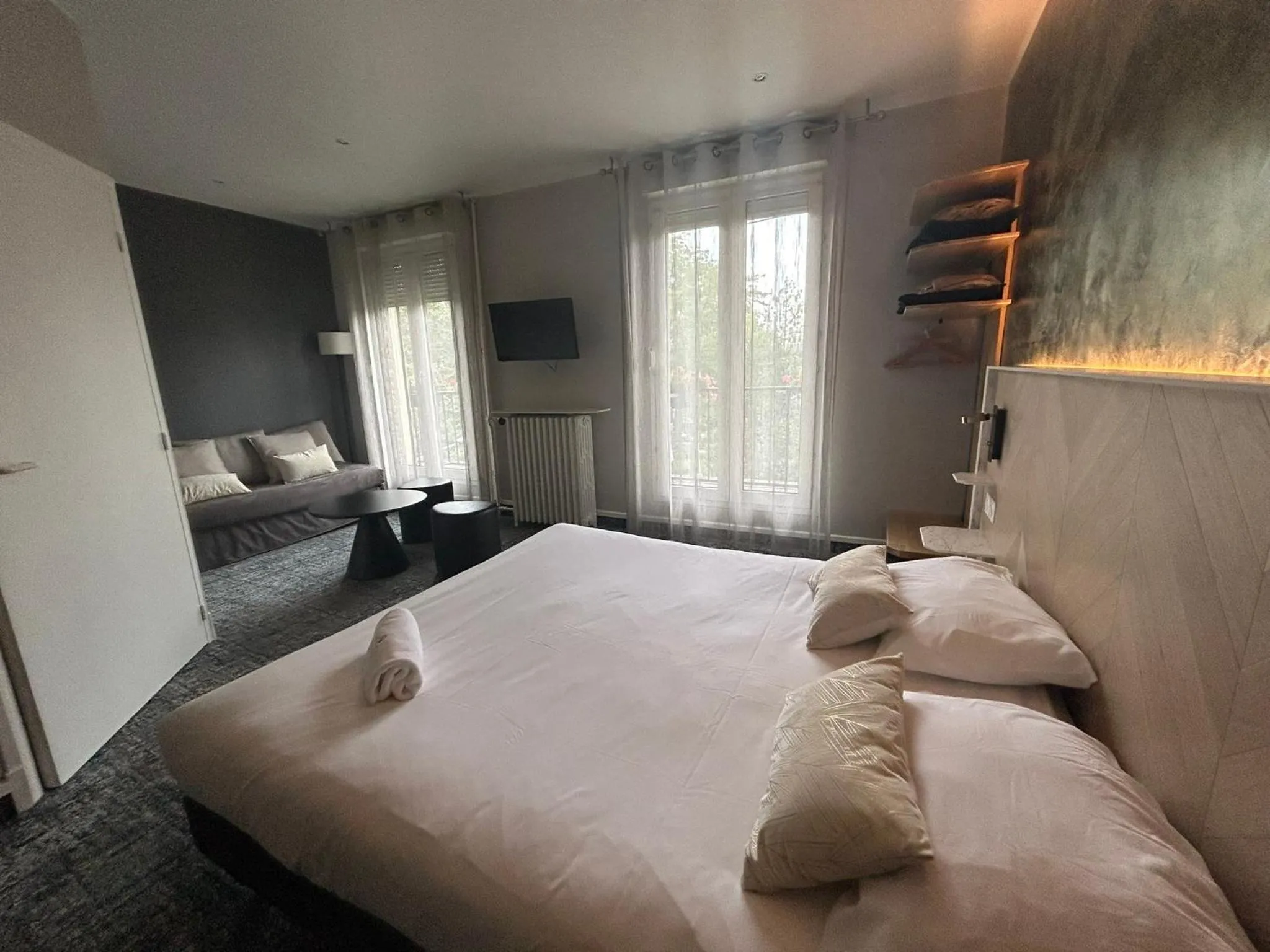 Bed in Brit Hotel Privilège Le Royal - Centre Gare