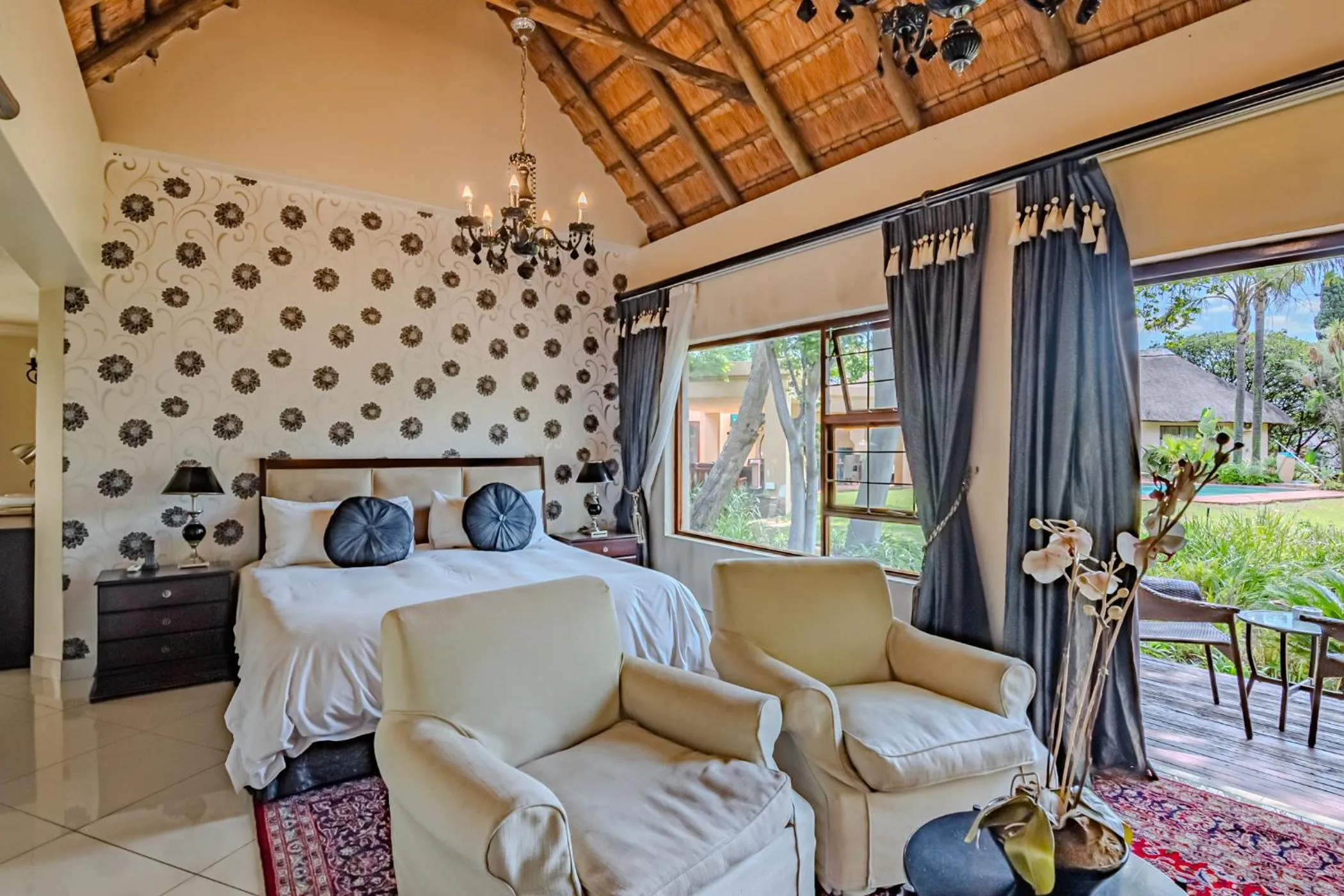 Photo of the whole room, Bed in Lourie Lodge