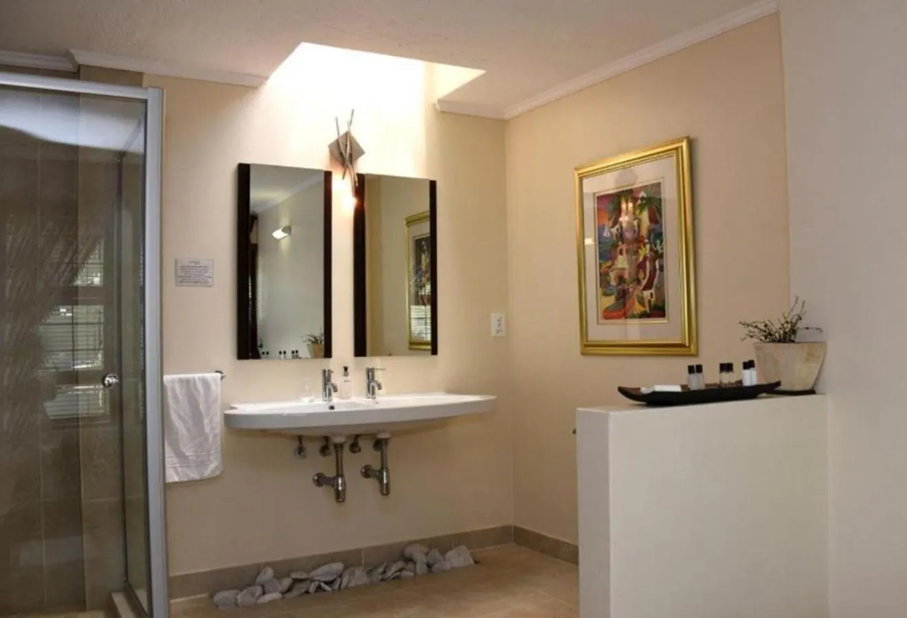 Shower in Lourie Lodge