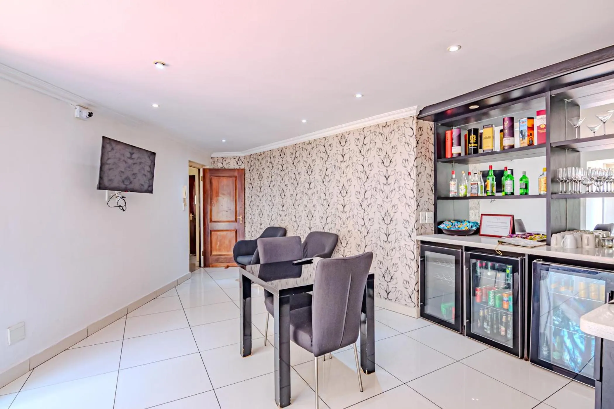 Kitchen or kitchenette in Lourie Lodge