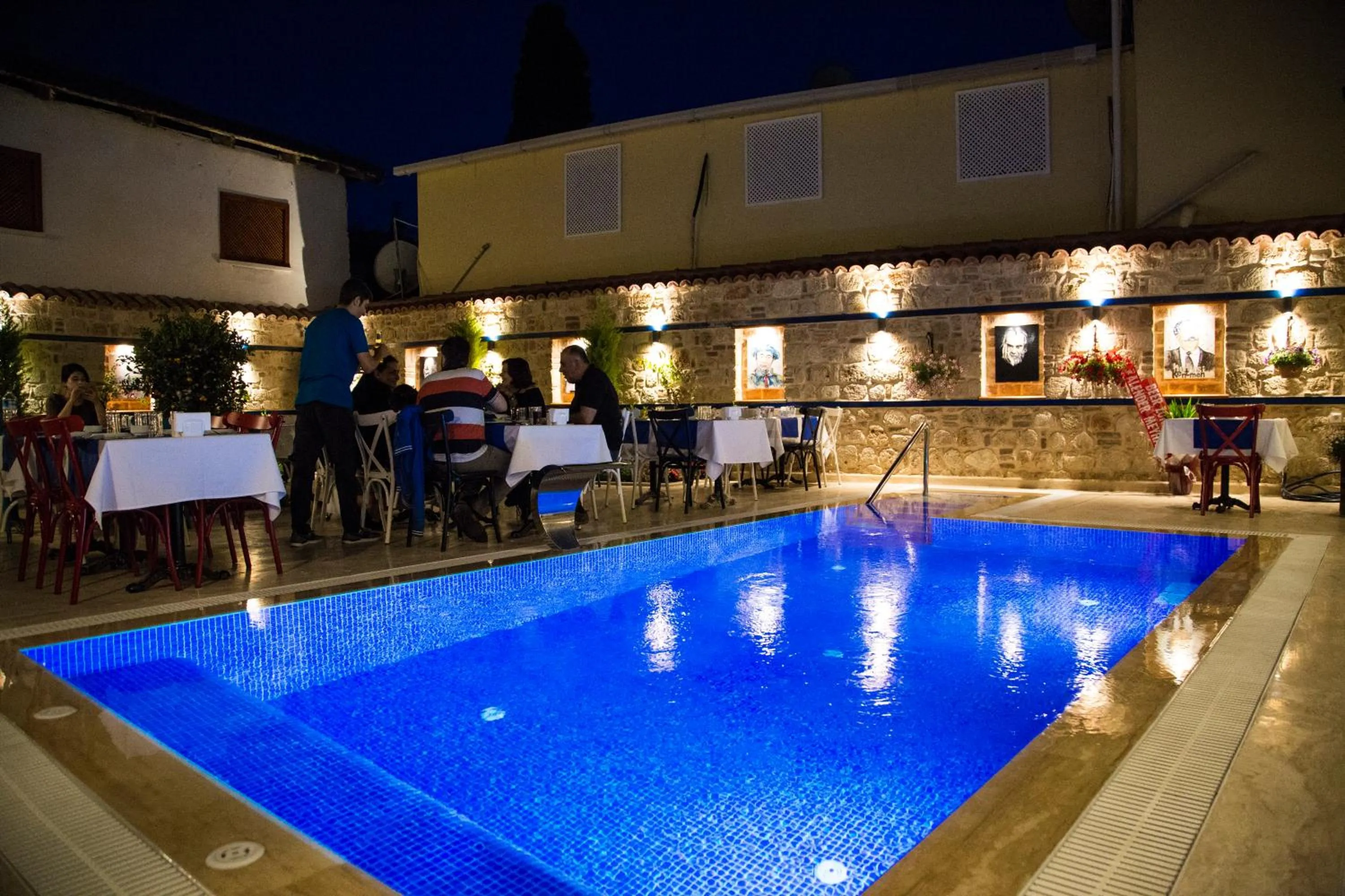 Swimming pool in Kervan Hotel