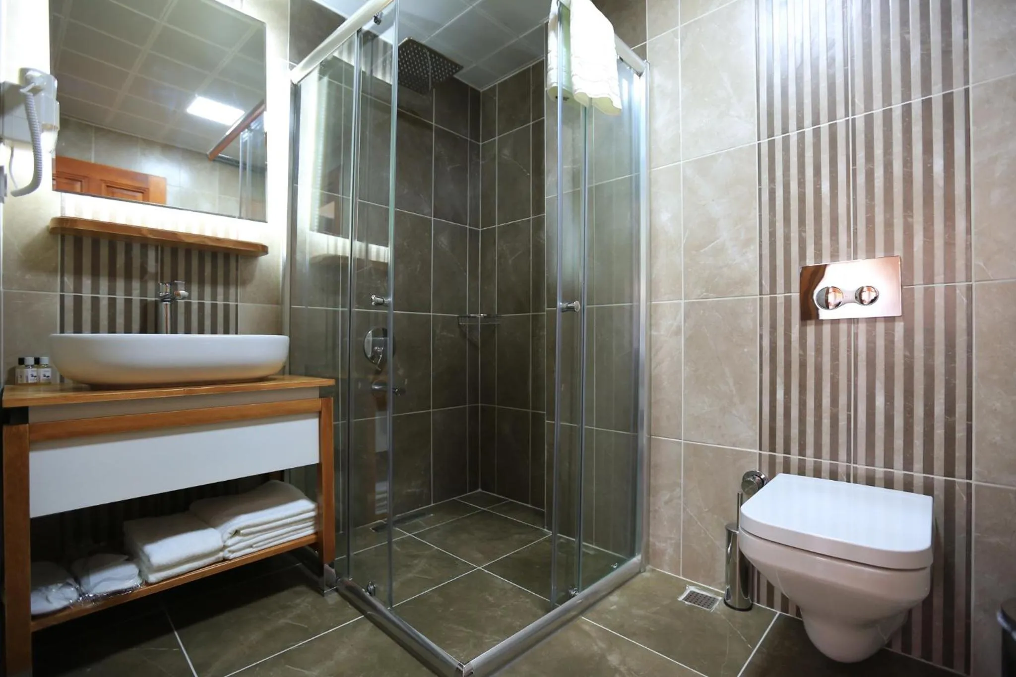 Shower in Kervan Hotel