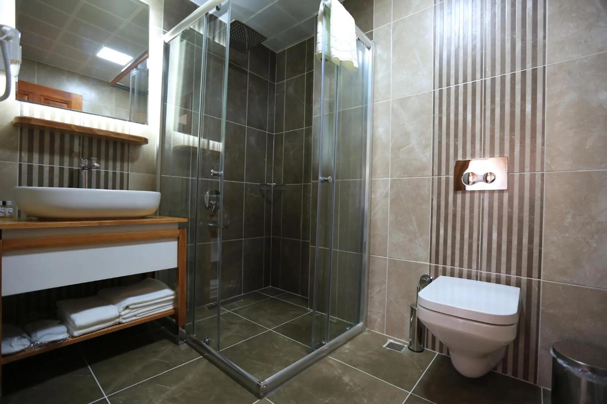Shower in Kervan Hotel