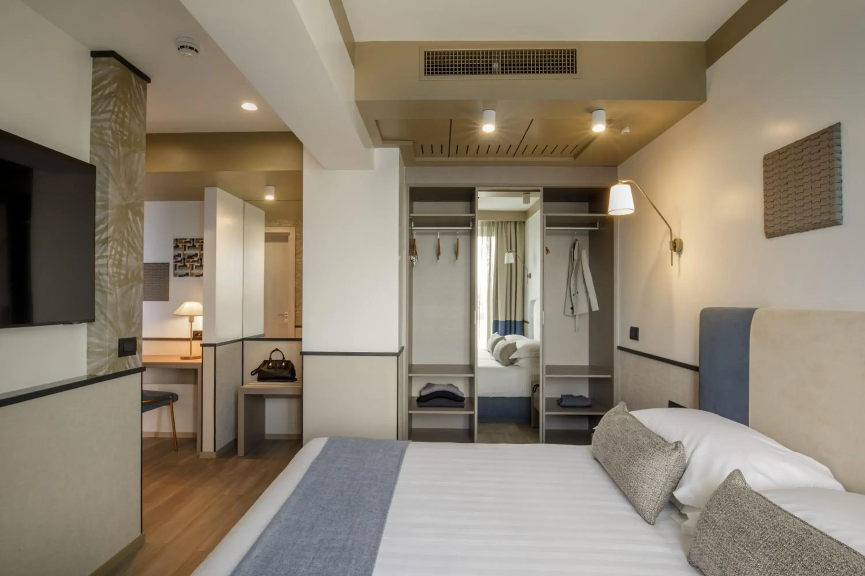 Deluxe Double Room with Balcony in Hotel Domidea Deluxe Double Room with Balcony in Hotel Domidea