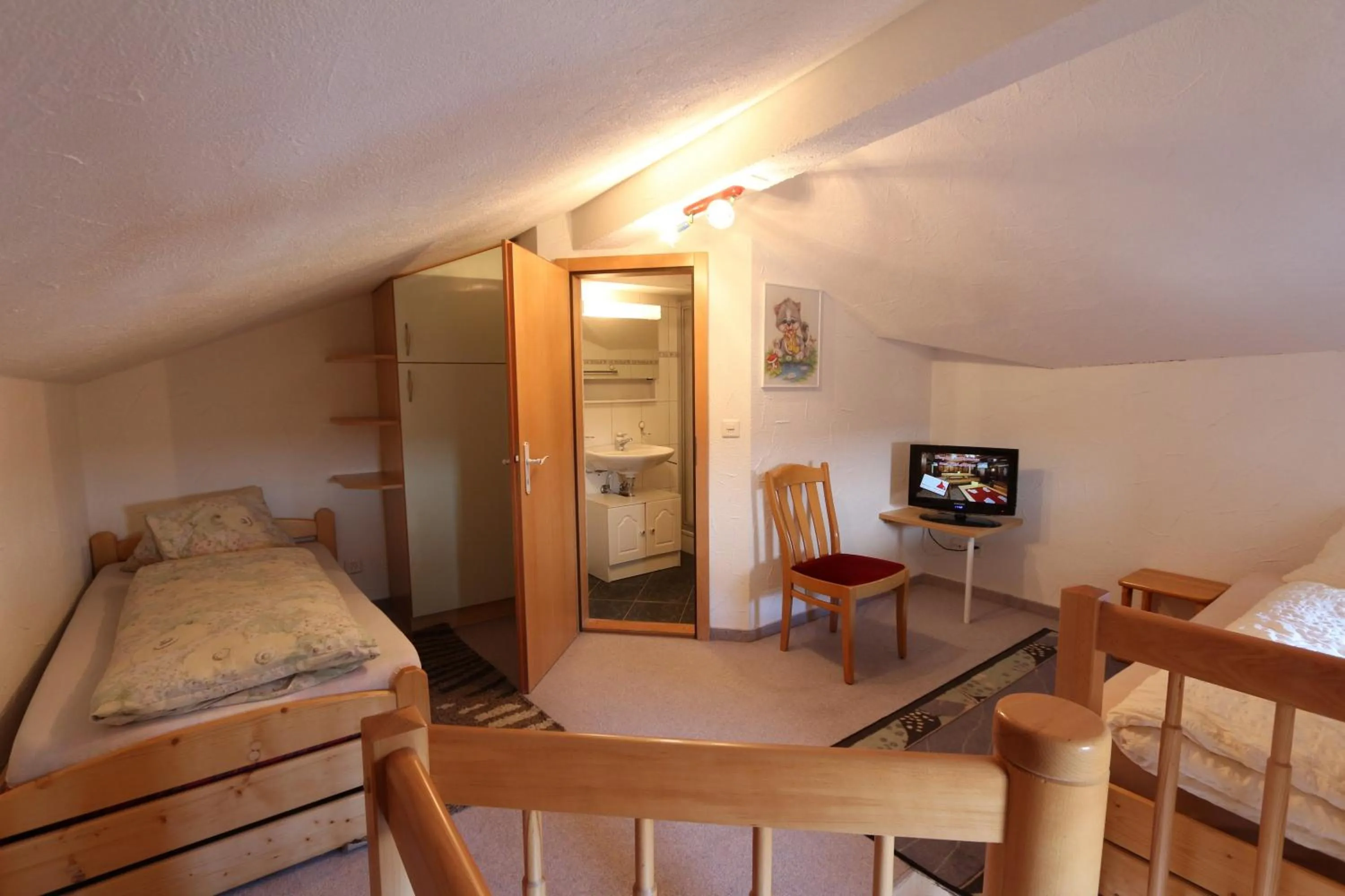 Bedroom, Bed in Hotel Alpina