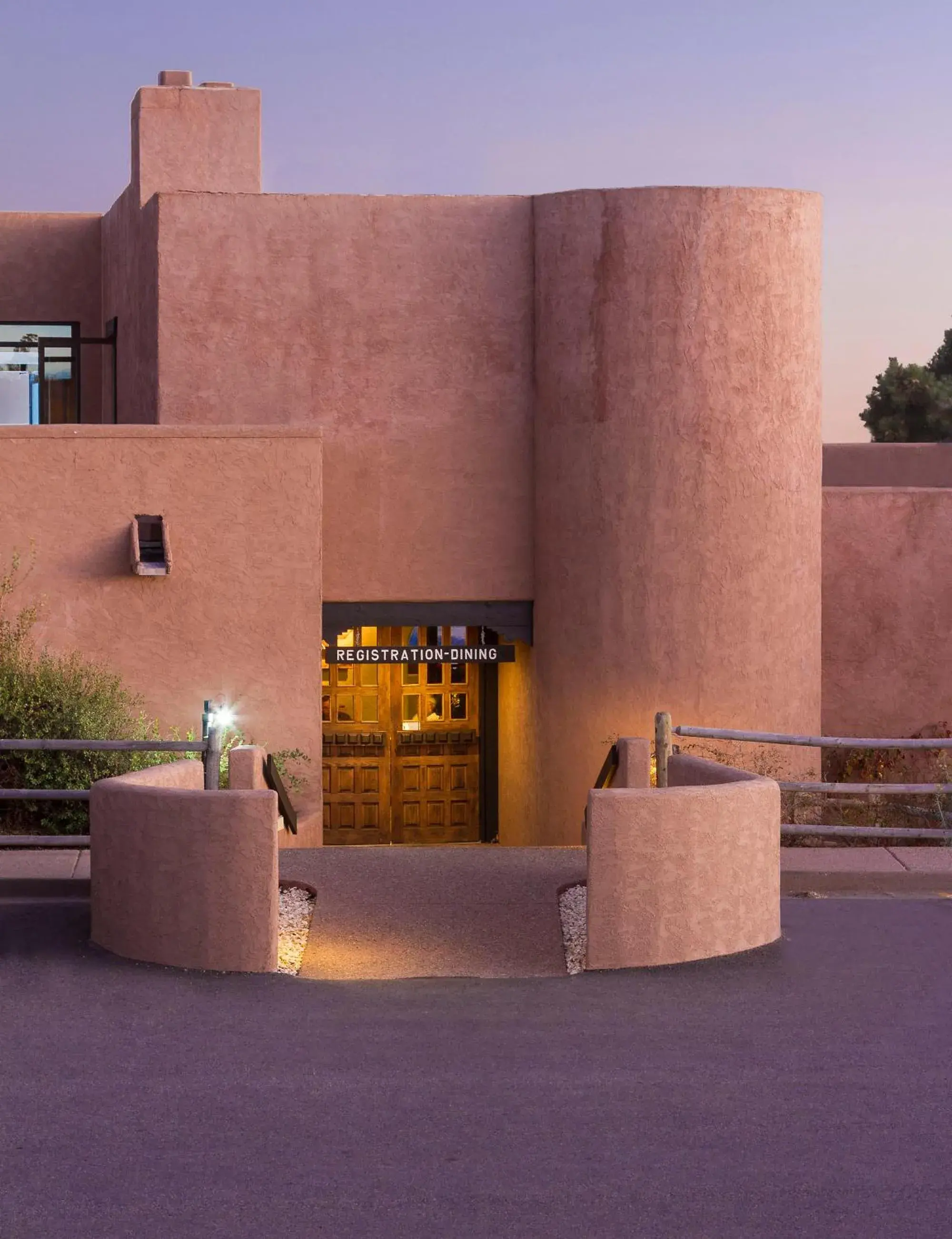 Facade/entrance in Far View Lodge Facade/entrance in Far View Lodge