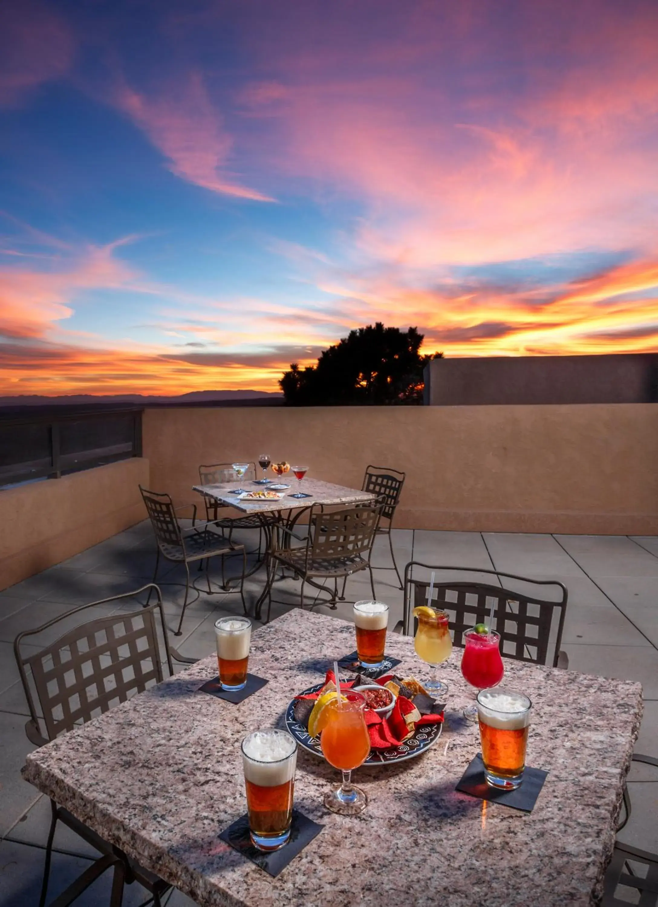 Lounge or bar in Far View Lodge Lounge or bar in Far View Lodge