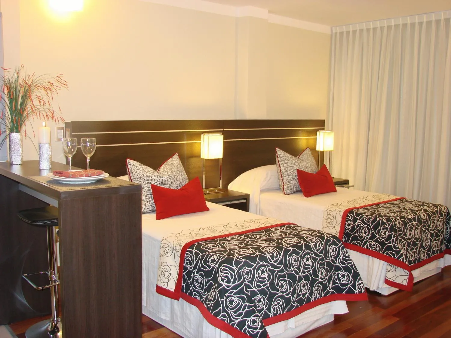 Zoom Apartments Hotel