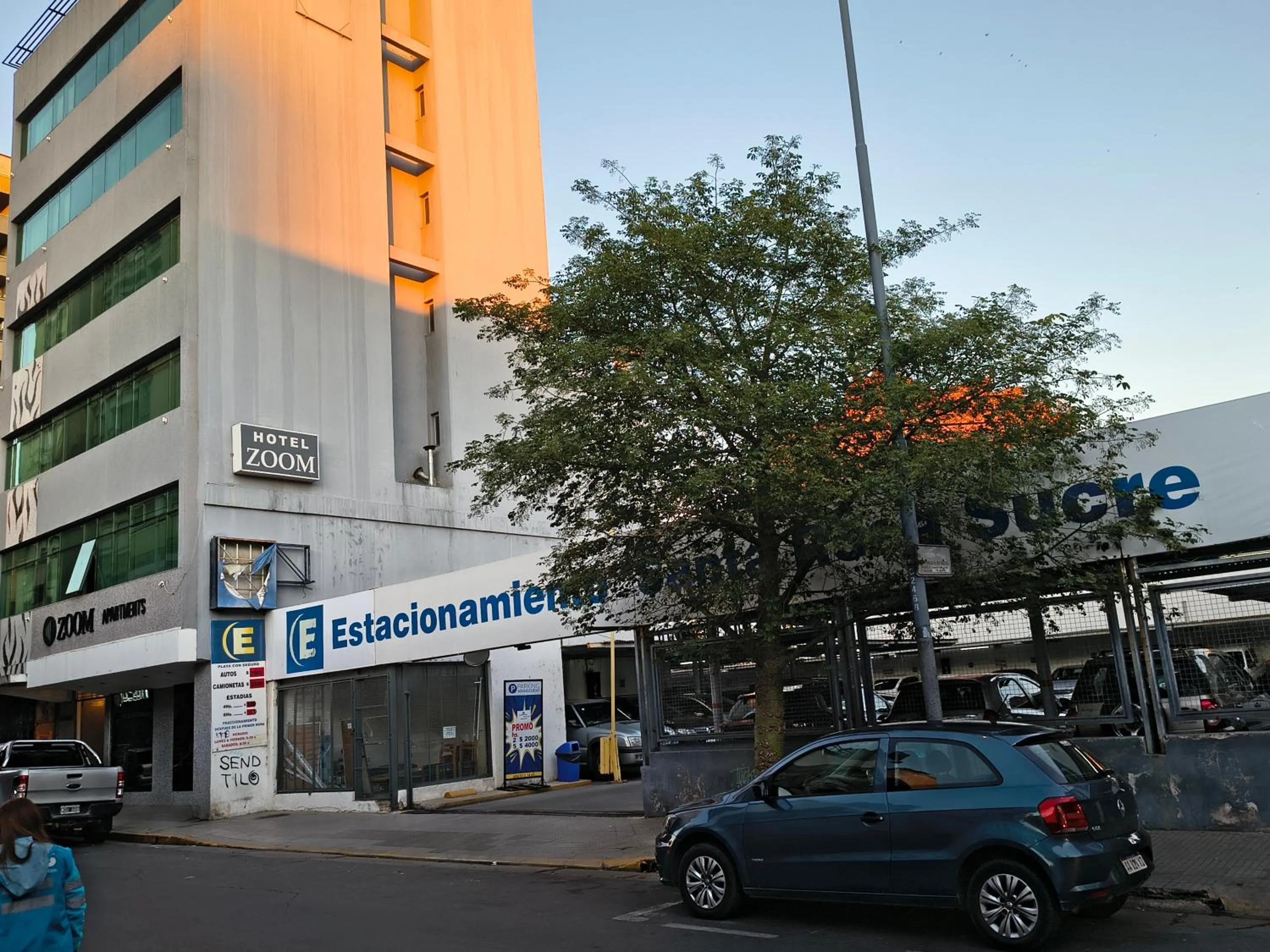 Zoom Apartments Hotel