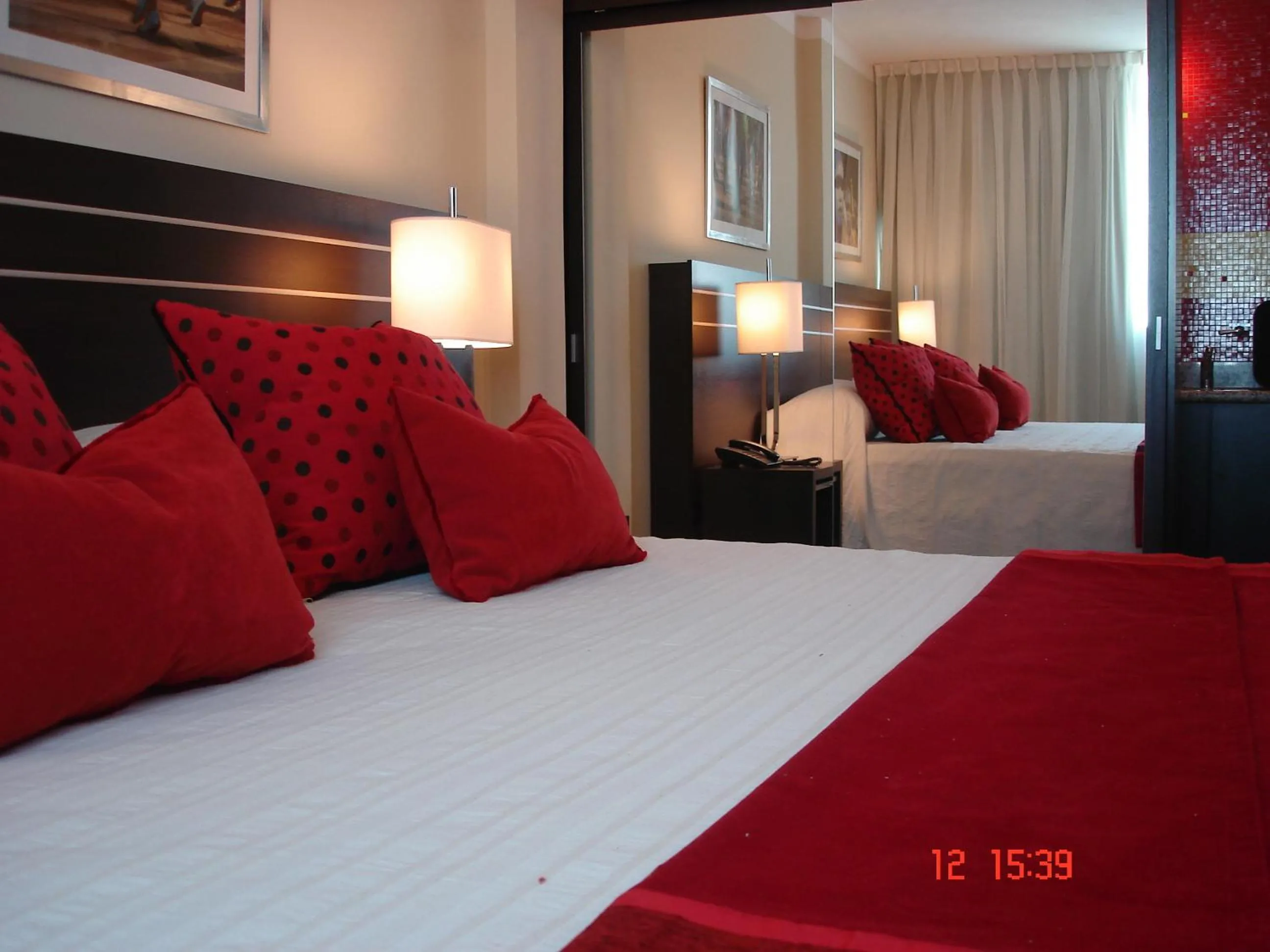 Zoom Apartments Hotel