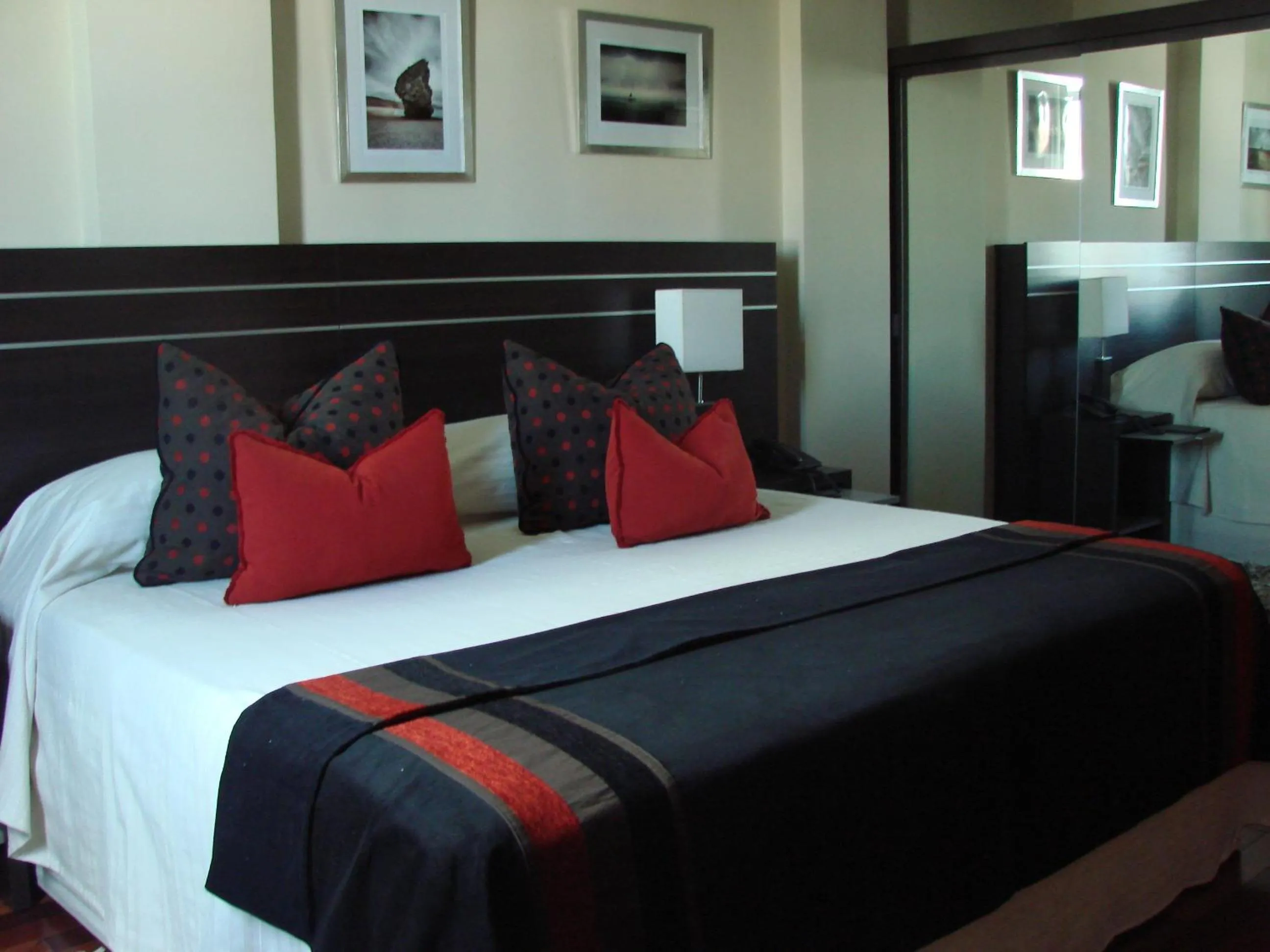 Zoom Apartments Hotel