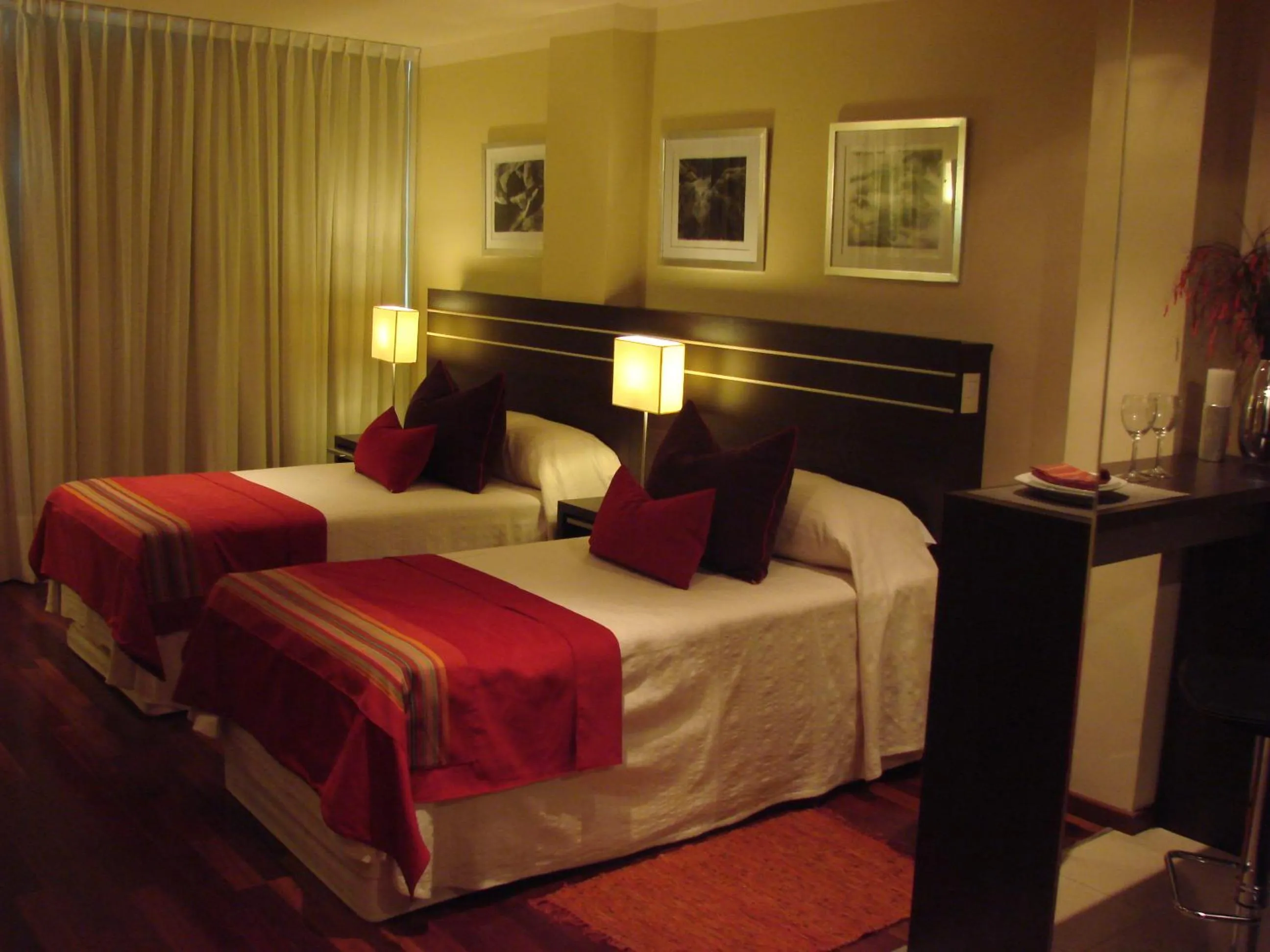 Zoom Apartments Hotel