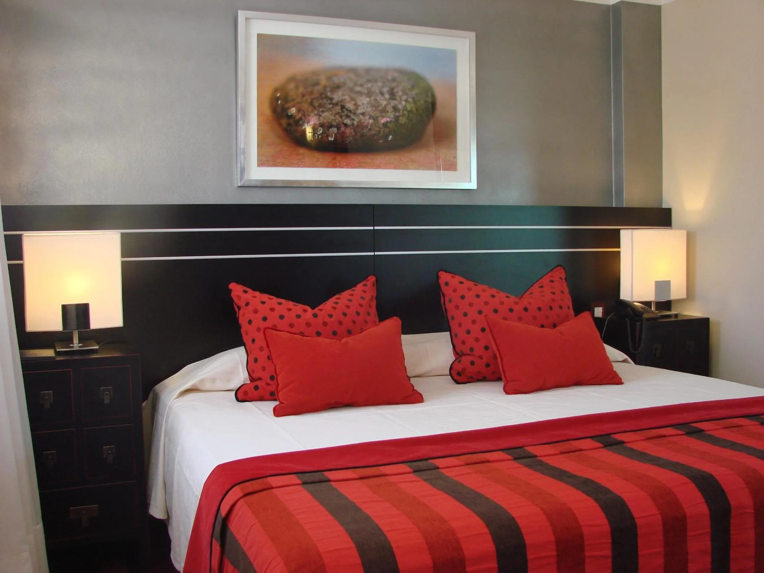 Zoom Apartments Hotel