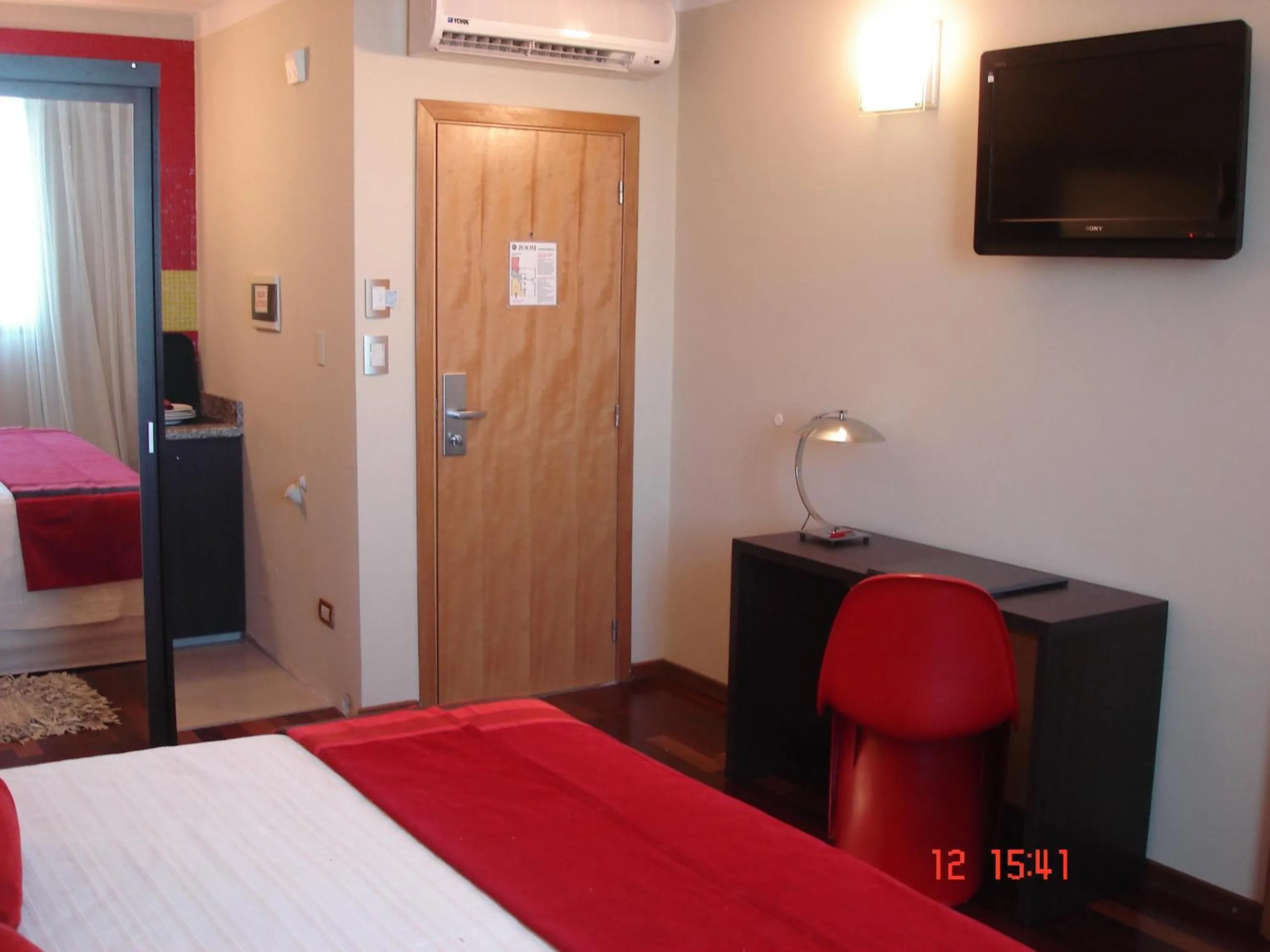 Zoom Apartments Hotel