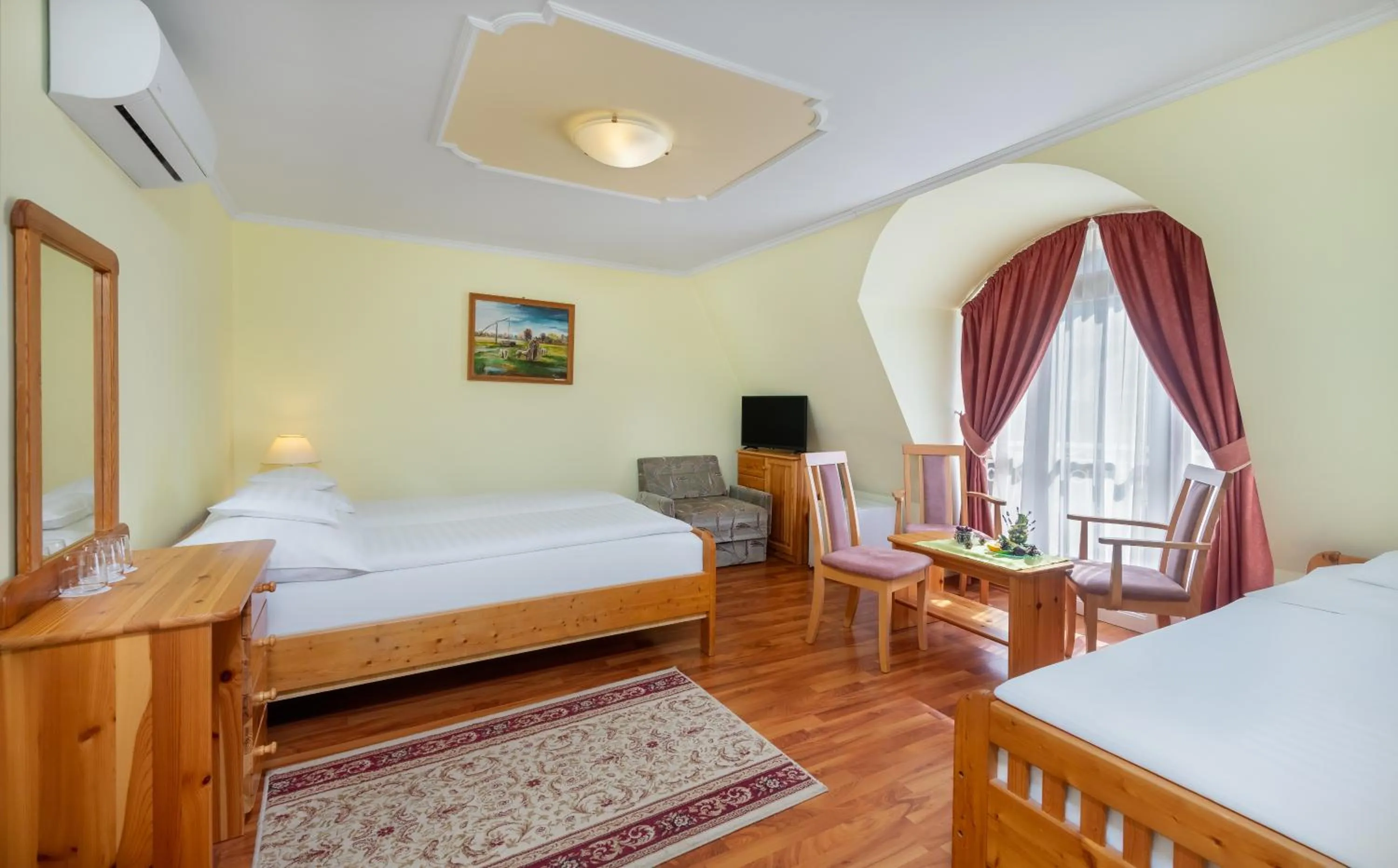 Bed in Gosztola Gyöngye-az erdő szállodája