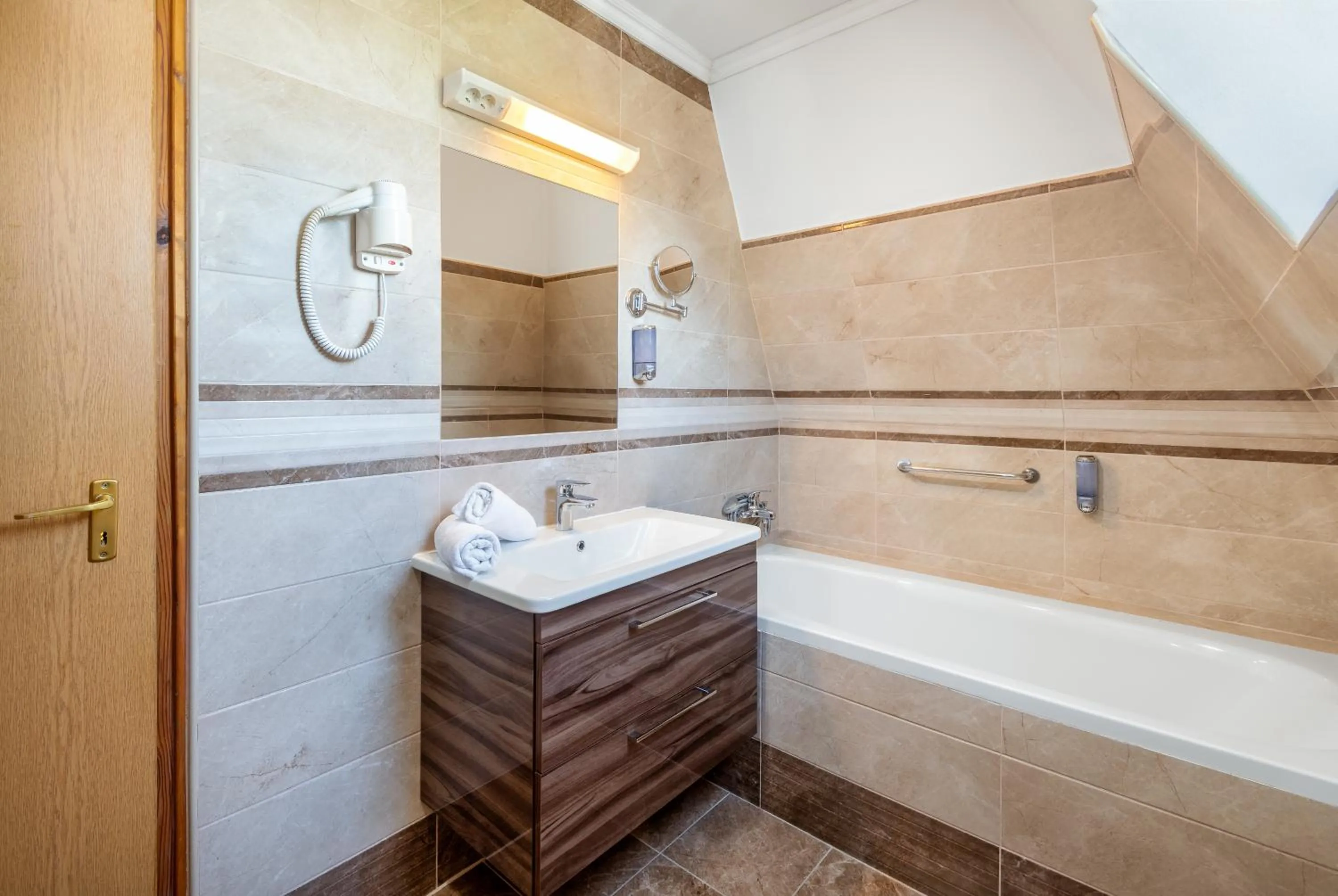 Bathroom in Gosztola Gyöngye-az erdő szállodája