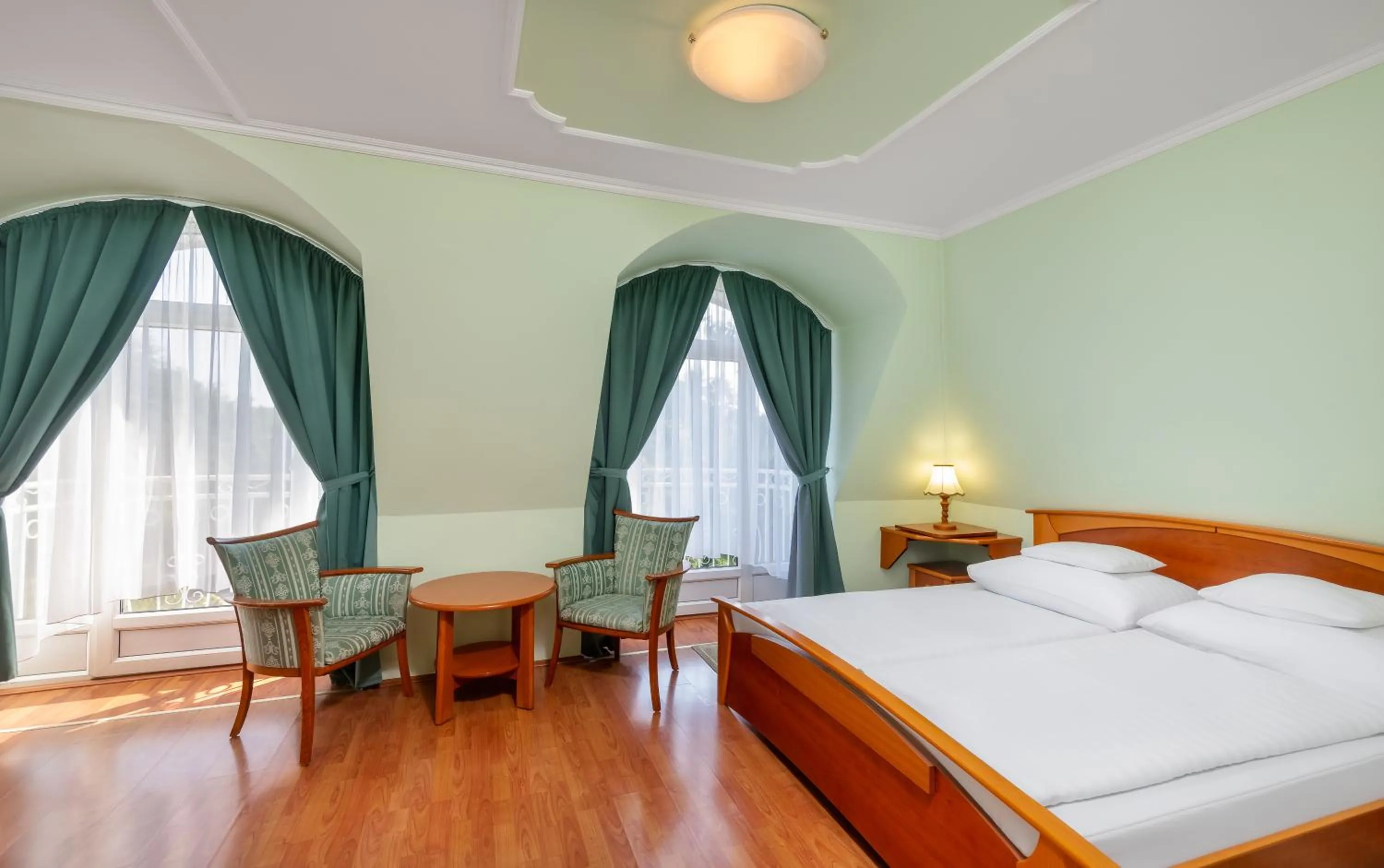 Bed in Gosztola Gyöngye-az erdő szállodája