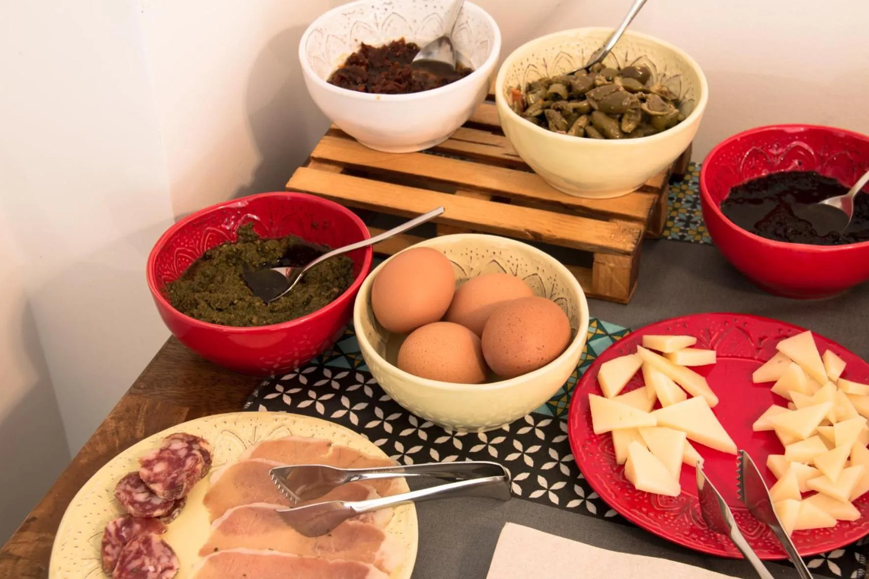 Buffet breakfast in Intervallo Boutique Hotel