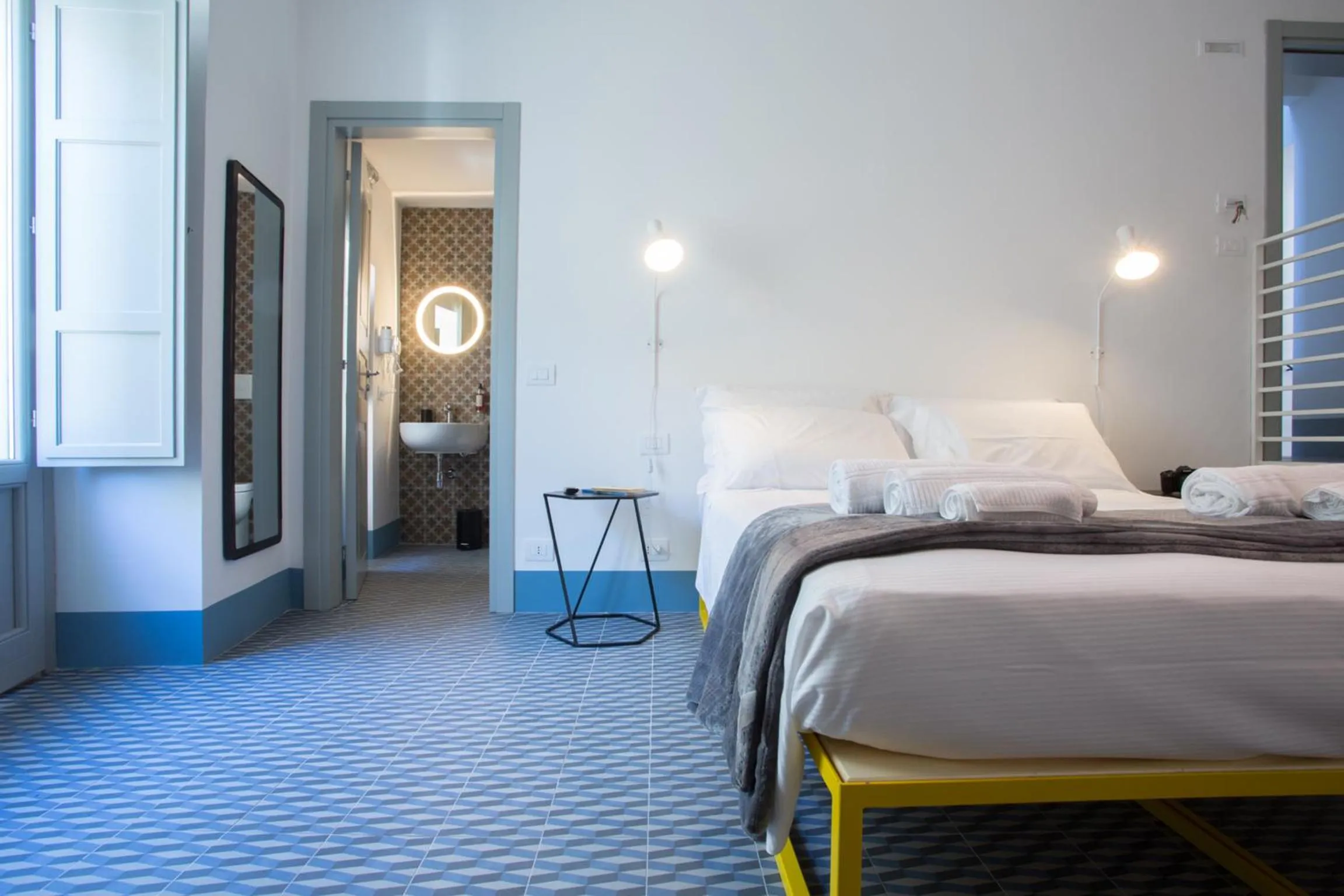 Bathroom, Bed in Intervallo Boutique Hotel