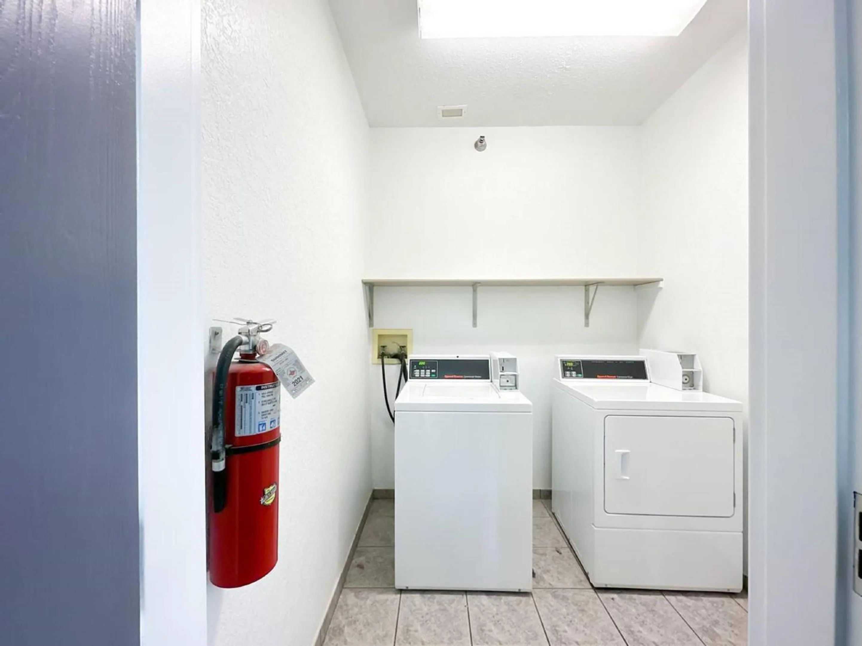 laundry in Blaine Town Inn & Suites