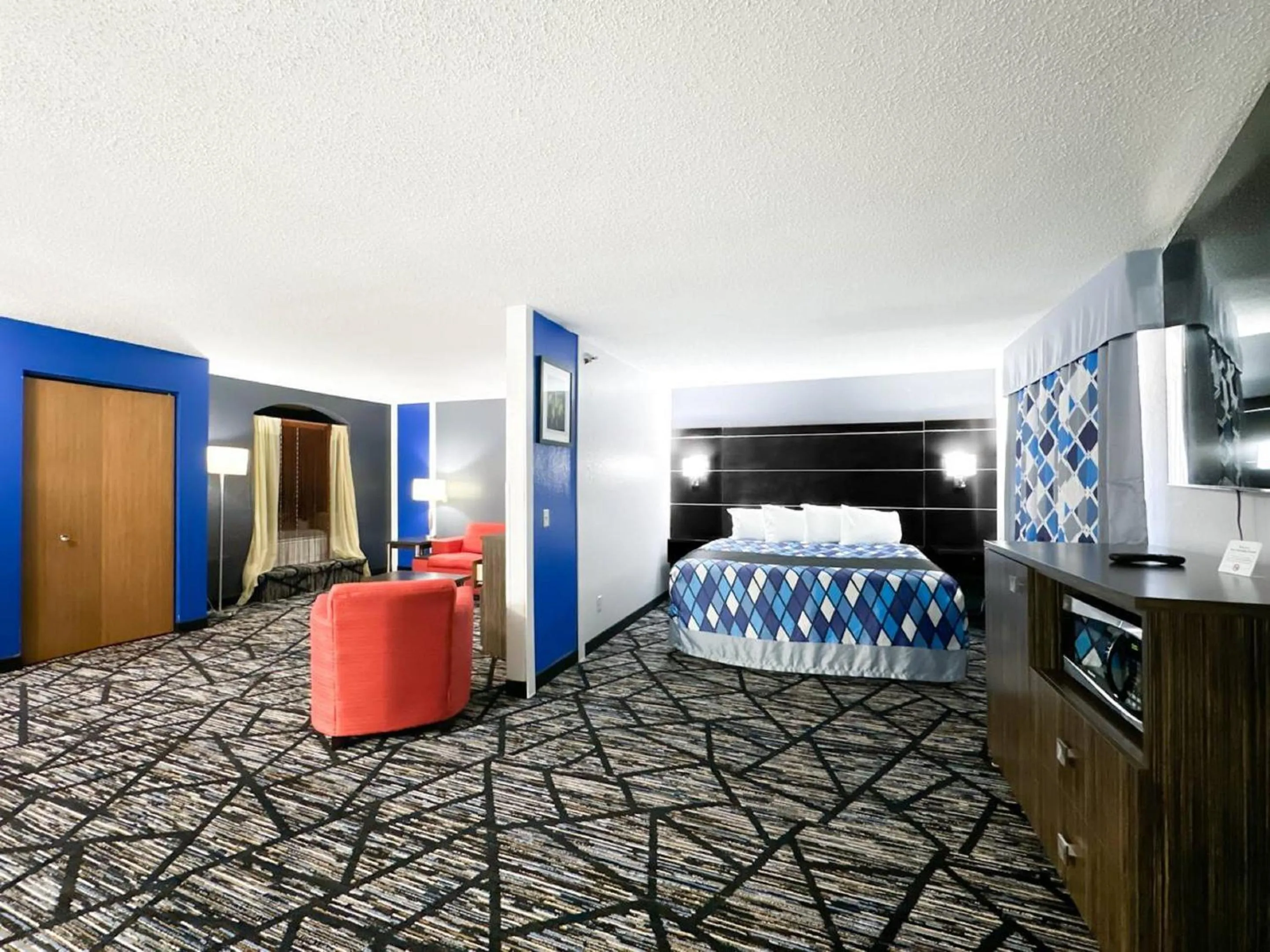 Photo of the whole room, Bed in Blaine Town Inn & Suites