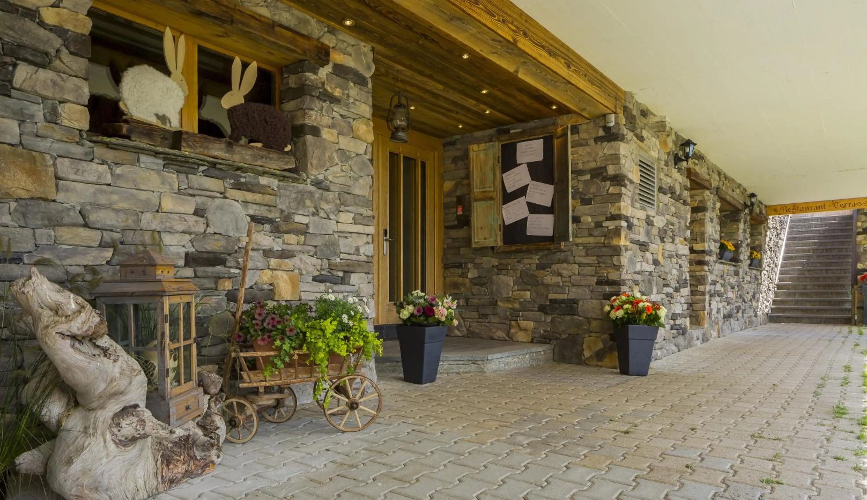 Facade/entrance in Alpenhotel zur Wildi Lauchernalp