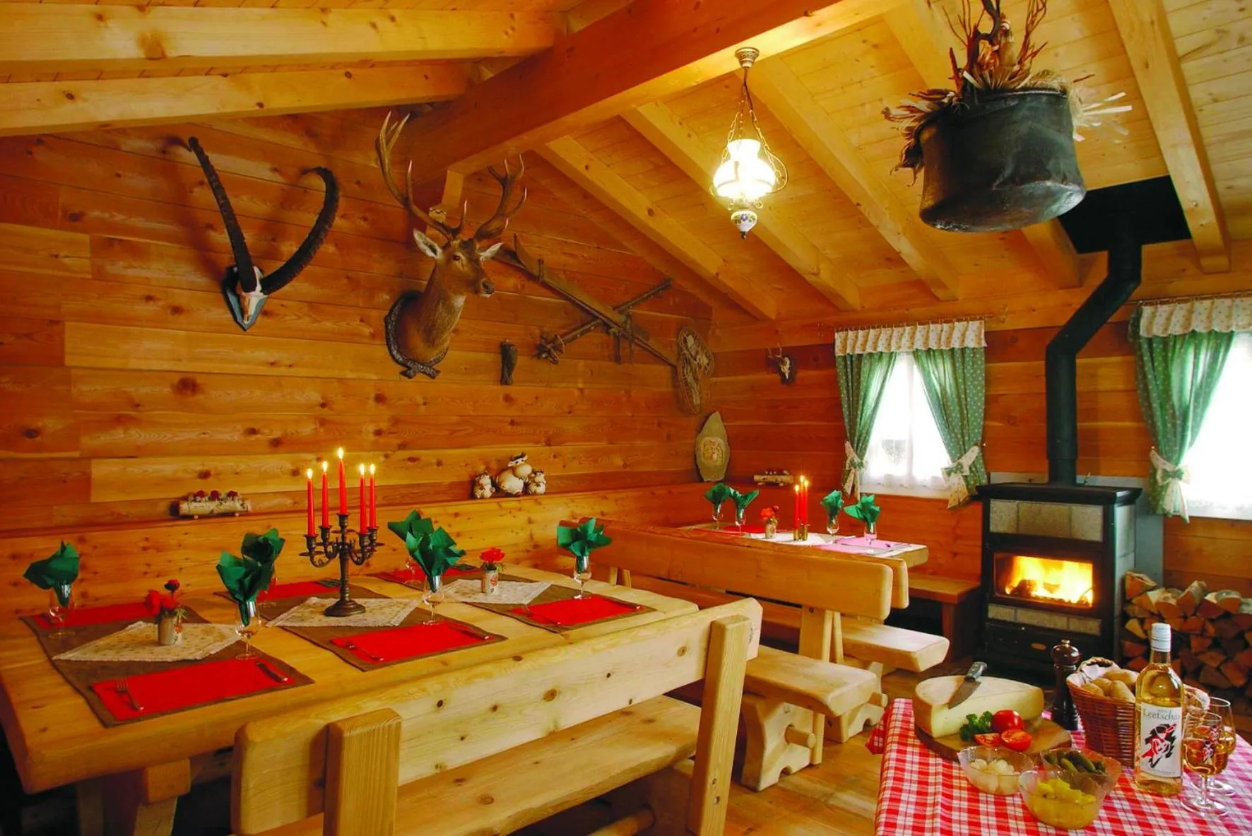 Restaurant/places to eat in Alpenhotel zur Wildi Lauchernalp